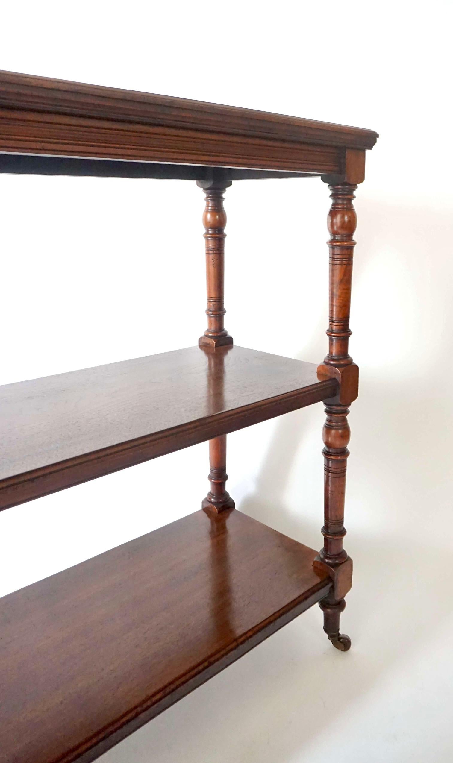 English Aesthetic Movement Etagere in Chestnut, circa 1880 2