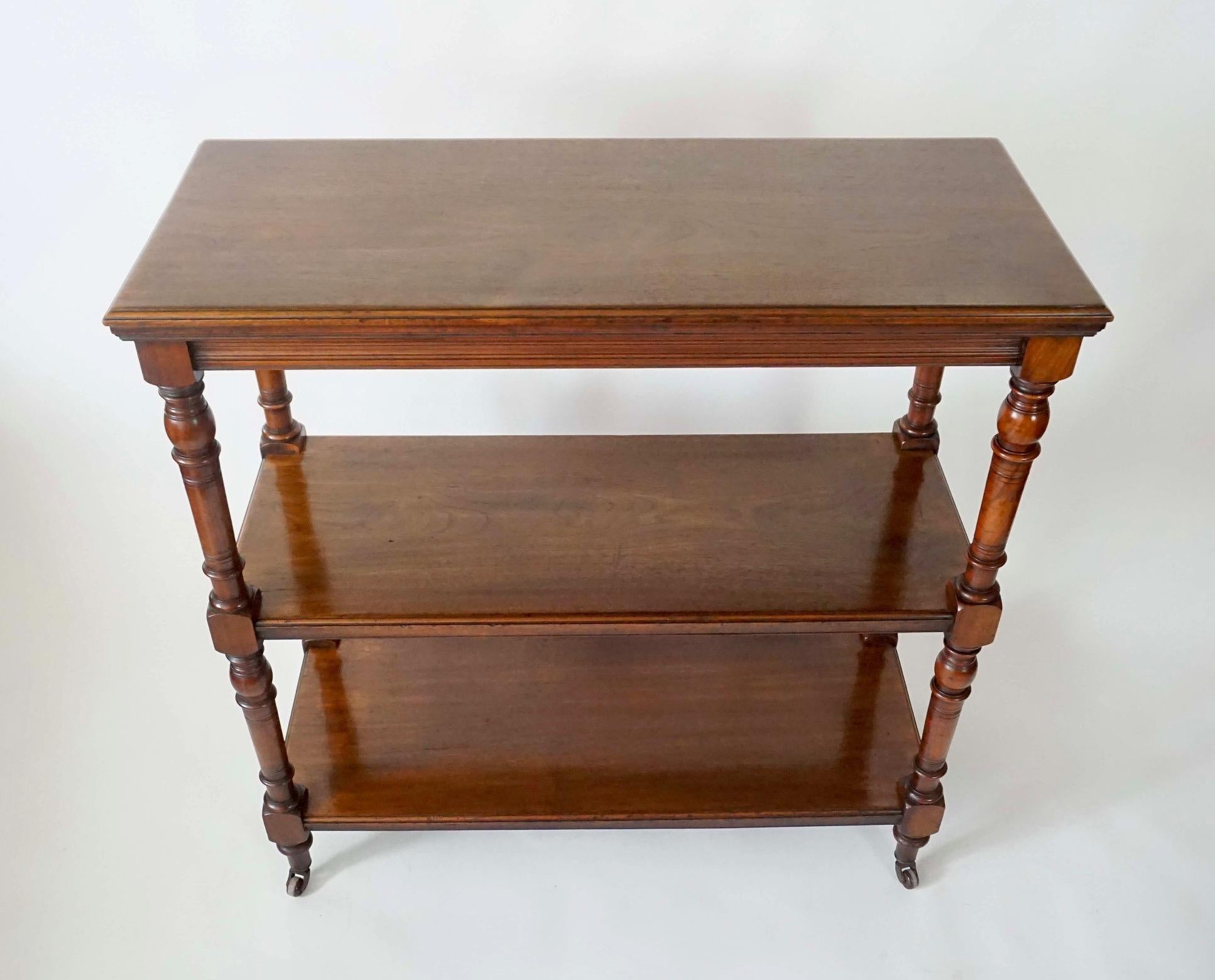 English Aesthetic Movement Etagere in Chestnut, circa 1880 3