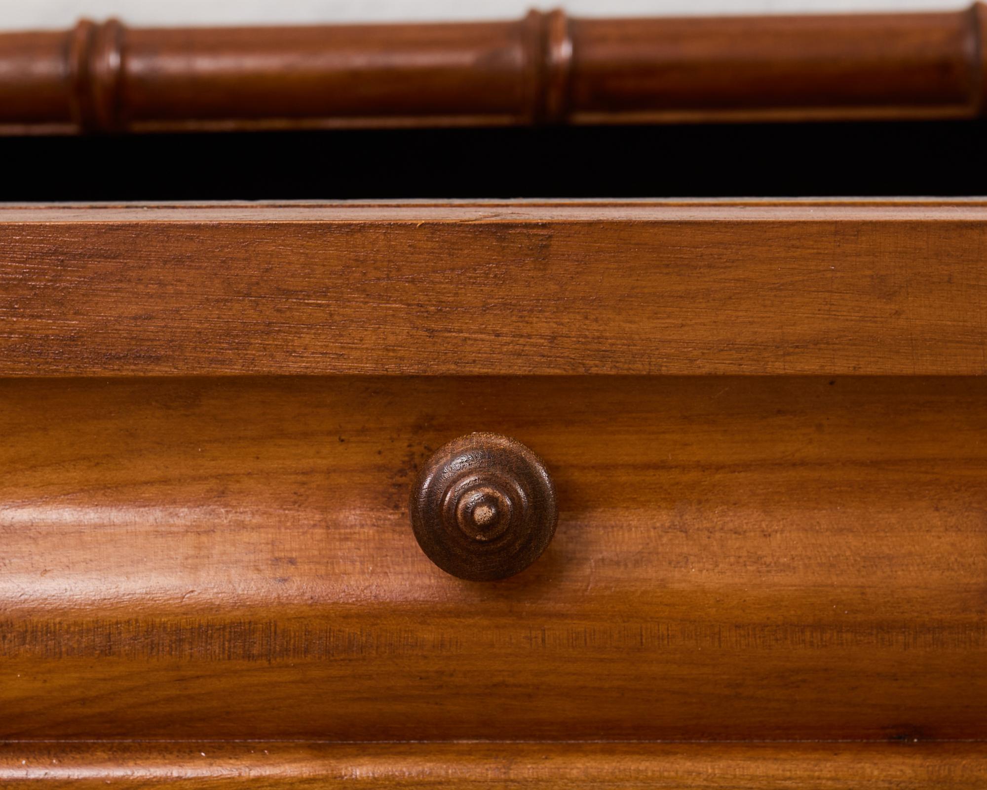 Credenza Buffet con piano in marmo di bambù finto dell'Aesthetic Movement inglese in vendita 3