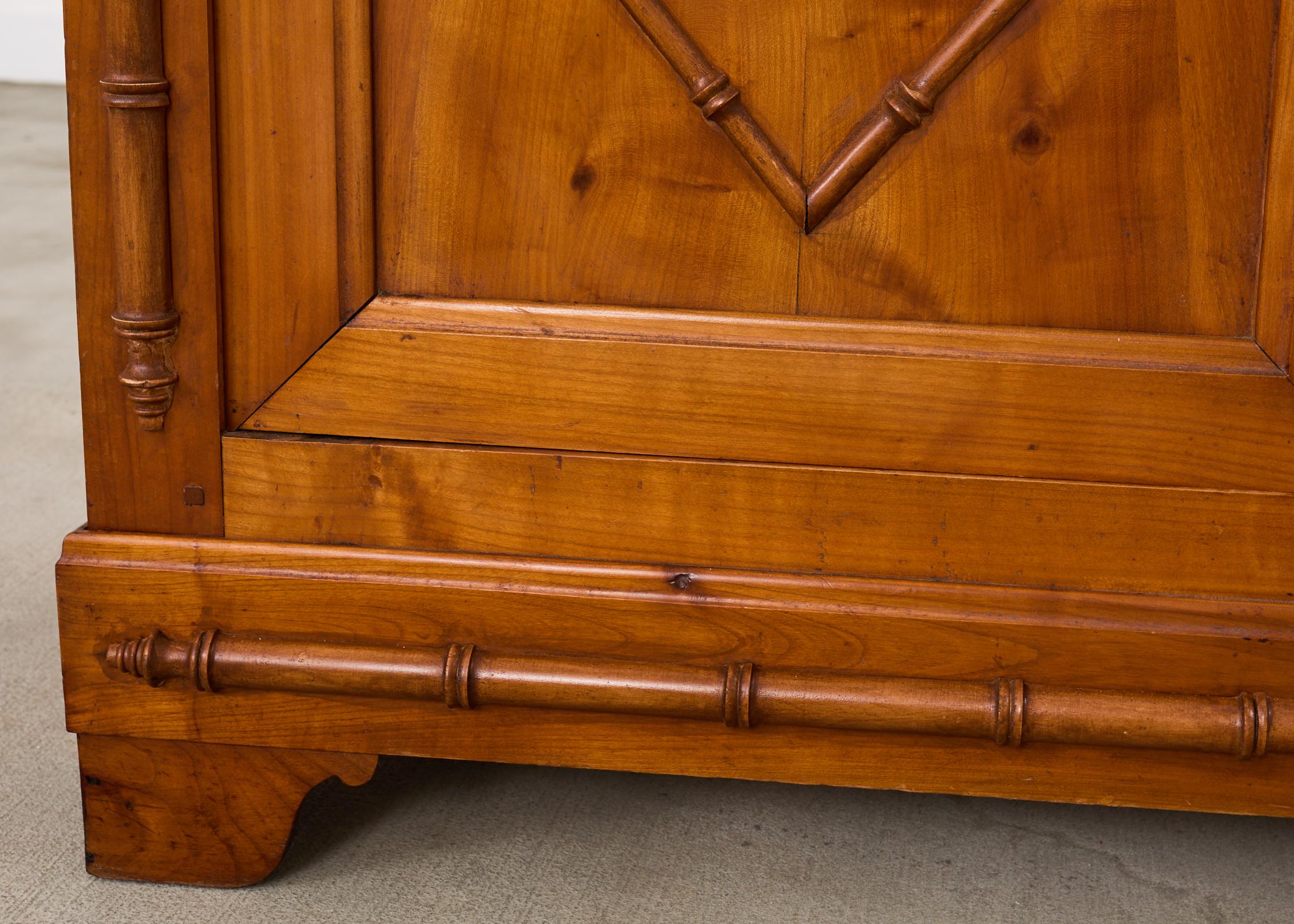 Credenza Buffet con piano in marmo di bambù finto dell'Aesthetic Movement inglese in vendita 6