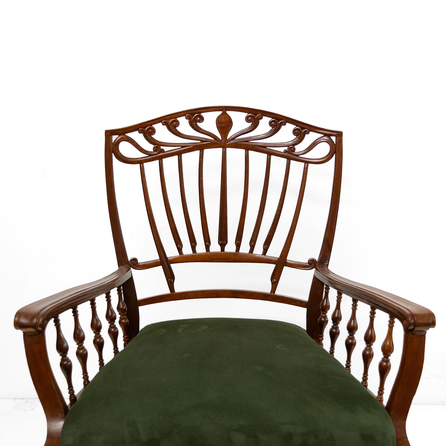 English Aesthetic Movement, Mahagoni Sessel mit Wildleder Sitz (Messing) im Angebot