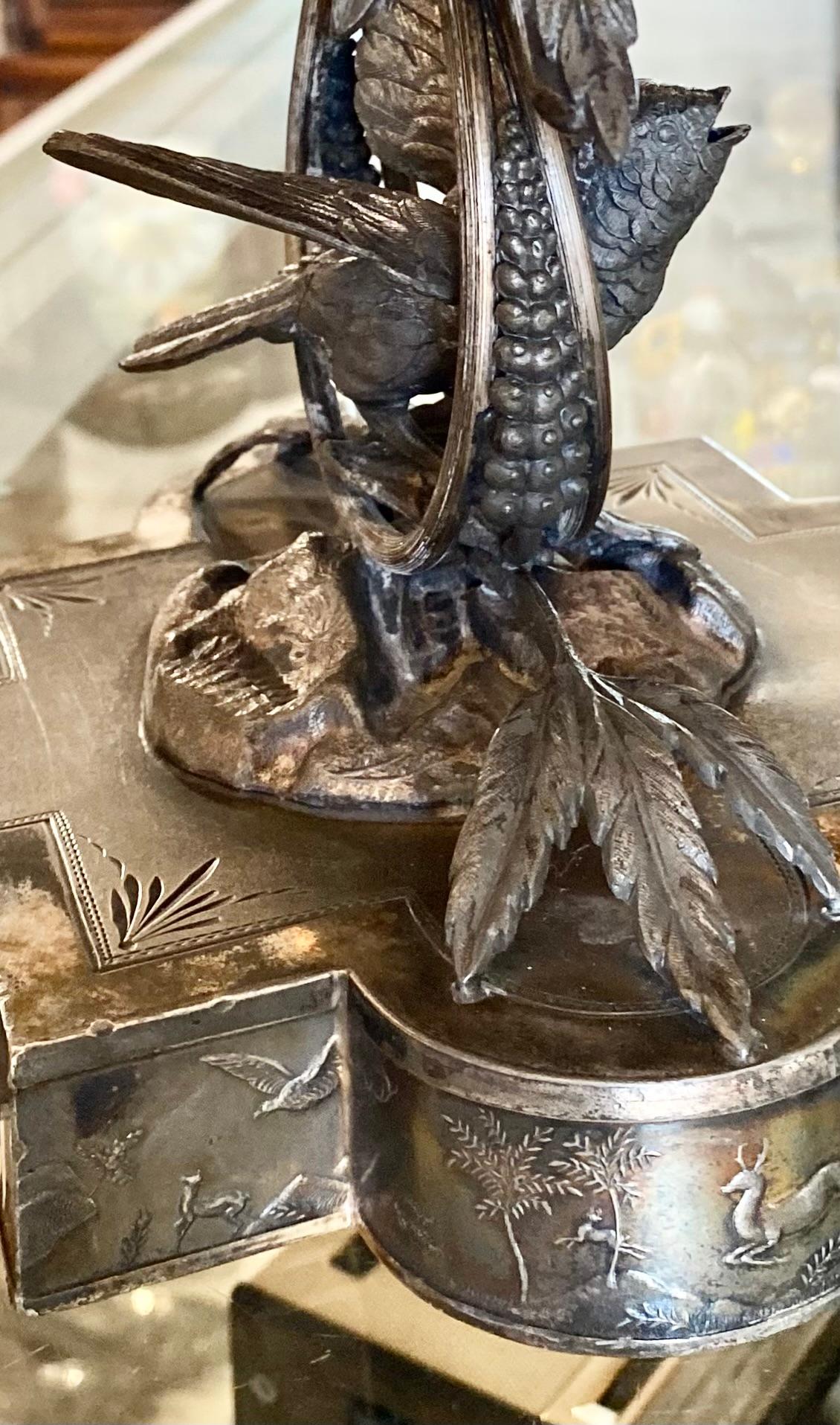 Bol de mariage anglais esthétique en métal argenté et verre soufflé Bon état - En vente à New Orleans, LA