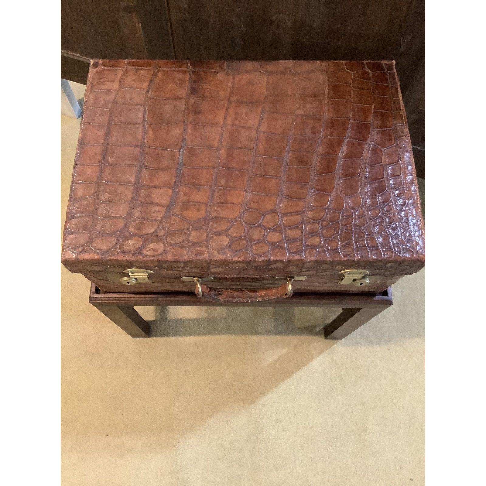 English Alligator Suitcase on Custom Stand by Barkers of Kensington, London In Good Condition In Houston, TX