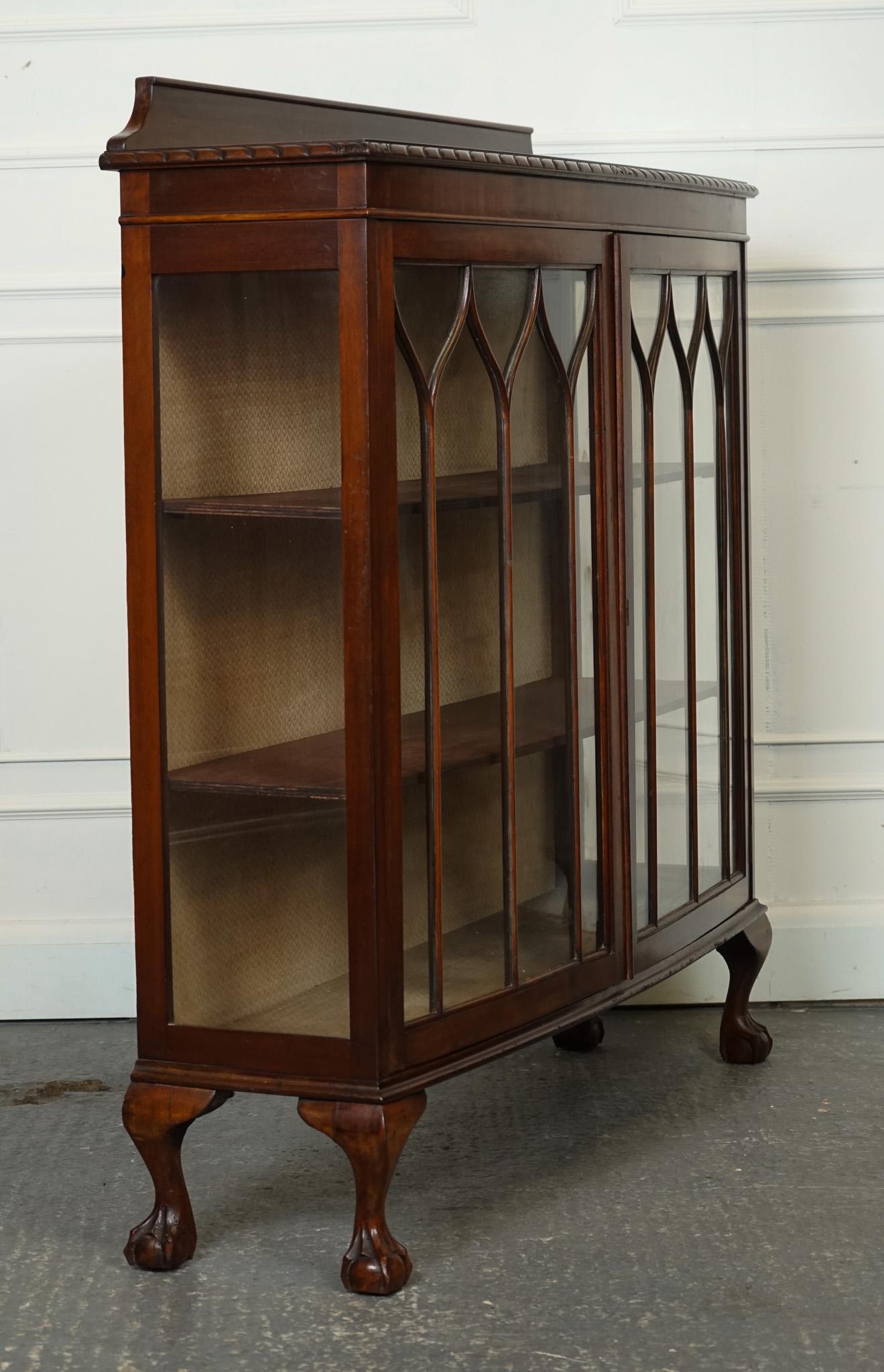ENGLISH ANTIQUE 1920s CHINA DISPLAY CABINET BOOKCASE GLAZED CLAW ON BALL FEET J1 For Sale 2