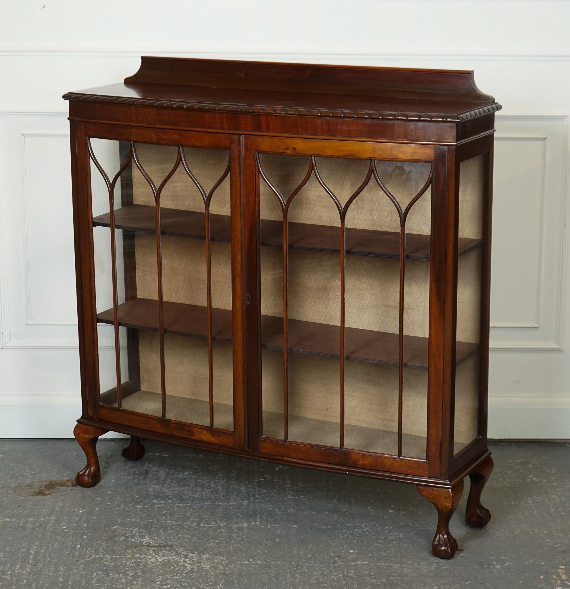 ENGLISH ANTIQUE 1920s CHINA DISPLAY CABINET BOOKCASE GLAZED CLAW ON BALL FEET J1 For Sale 5
