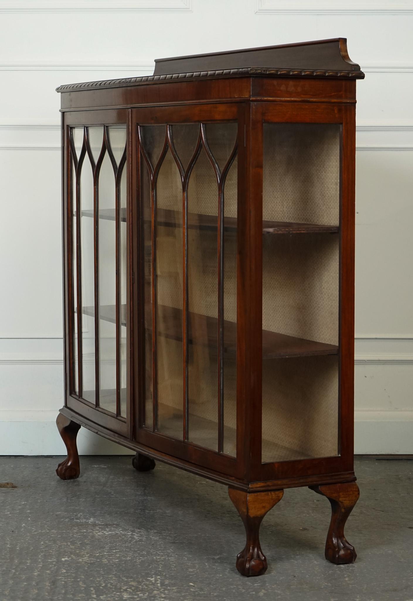 ENGLISH ANTIQUE 1920s CHINA DISPLAY CABINET BOOKCASE GLAZED CLAW ON BALL FEET J1 For Sale 1