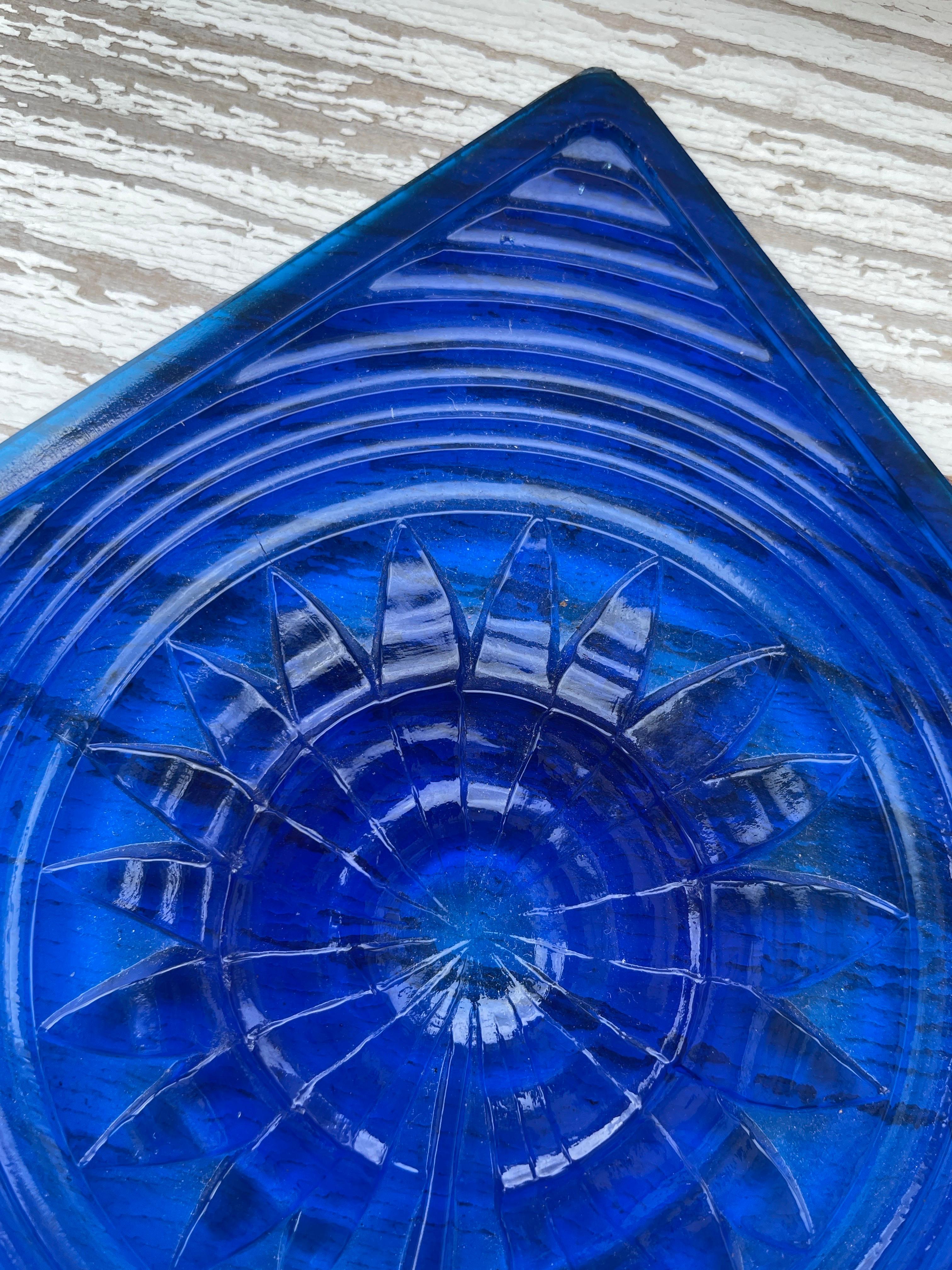 Englische antike Aesthetic Movement kobaltblaue Glasfliese um 1900 im Zustand „Gut“ im Angebot in High Peak, GB