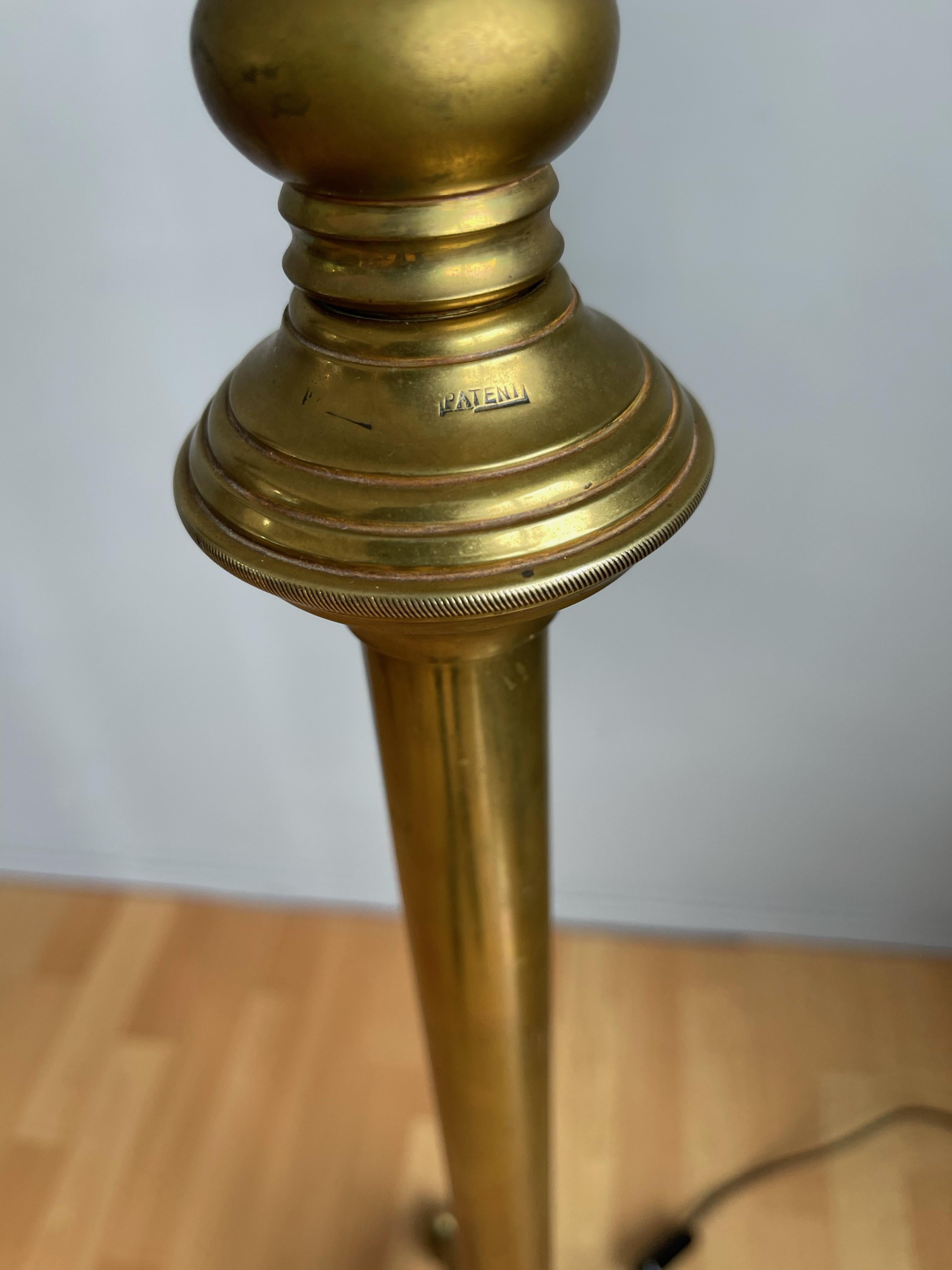 W.A.S. Benson, Antique and Stylish Arts & Crafts Floor Lamp in Bronze circa 1880 For Sale 4
