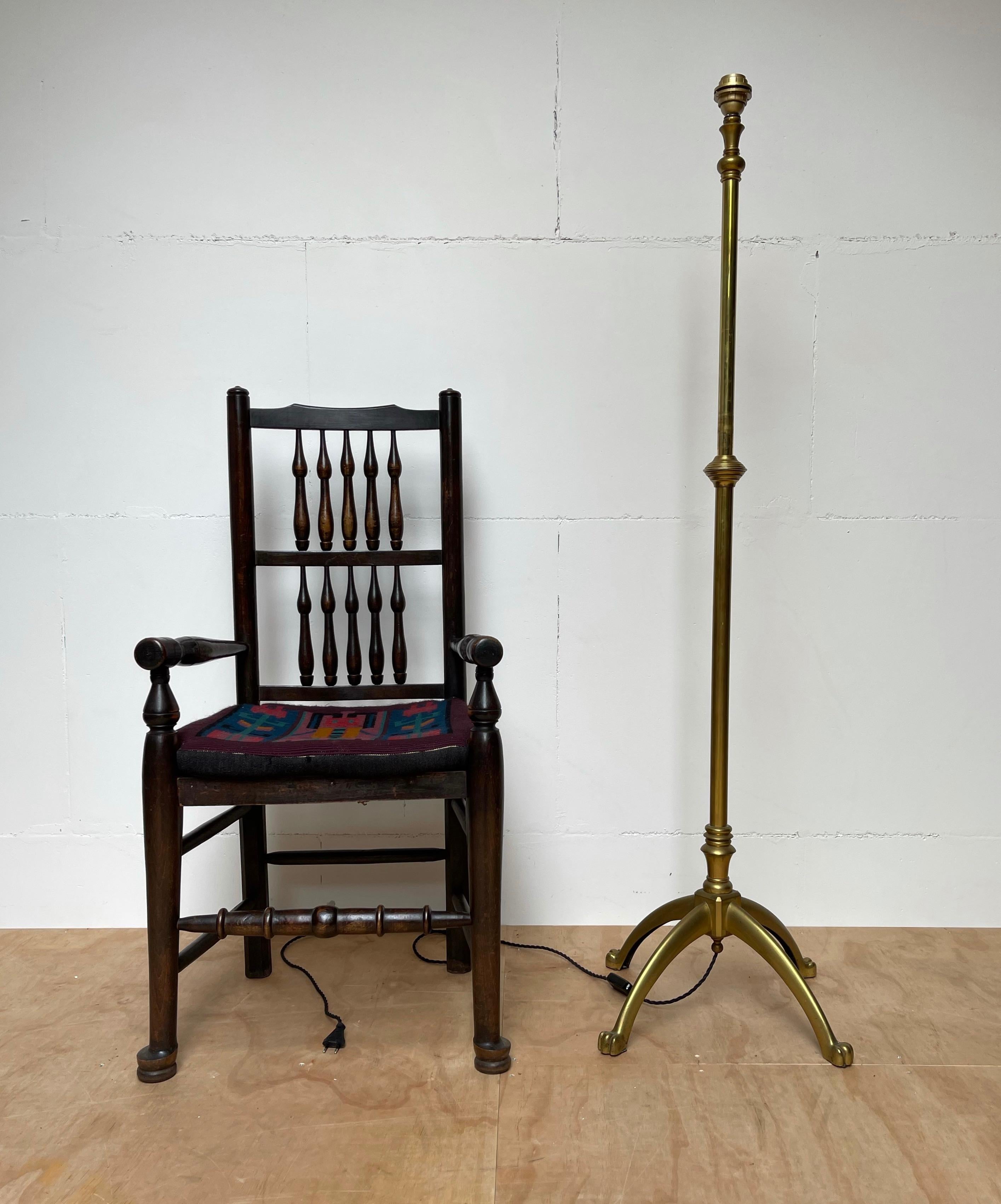 W.A.S. Benson, Antique and Stylish Arts & Crafts Floor Lamp in Bronze circa 1880 For Sale 8
