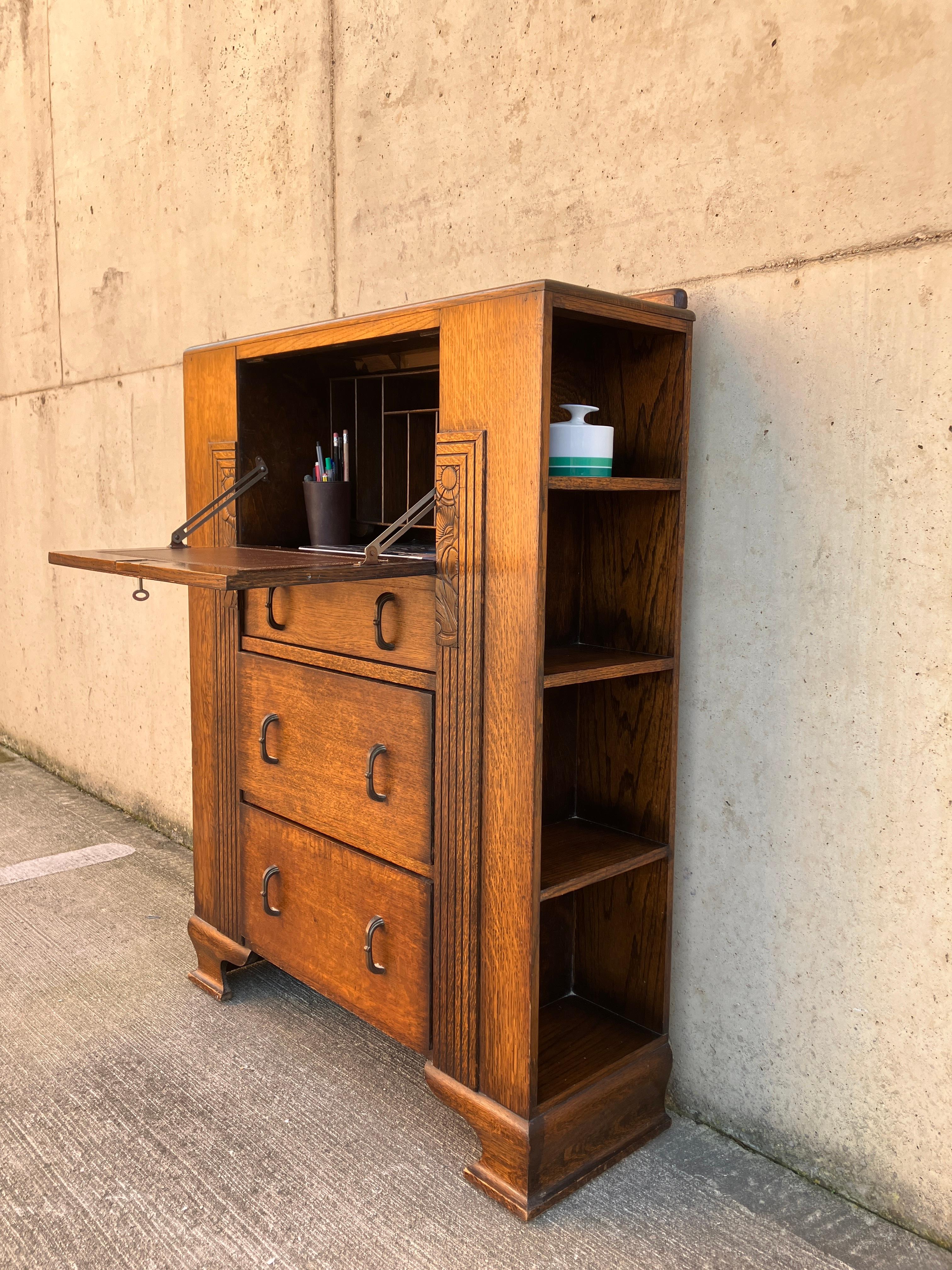 Antiquités anglaises Art Deco Bureau Secretaire Oak Cabinet en vente 3