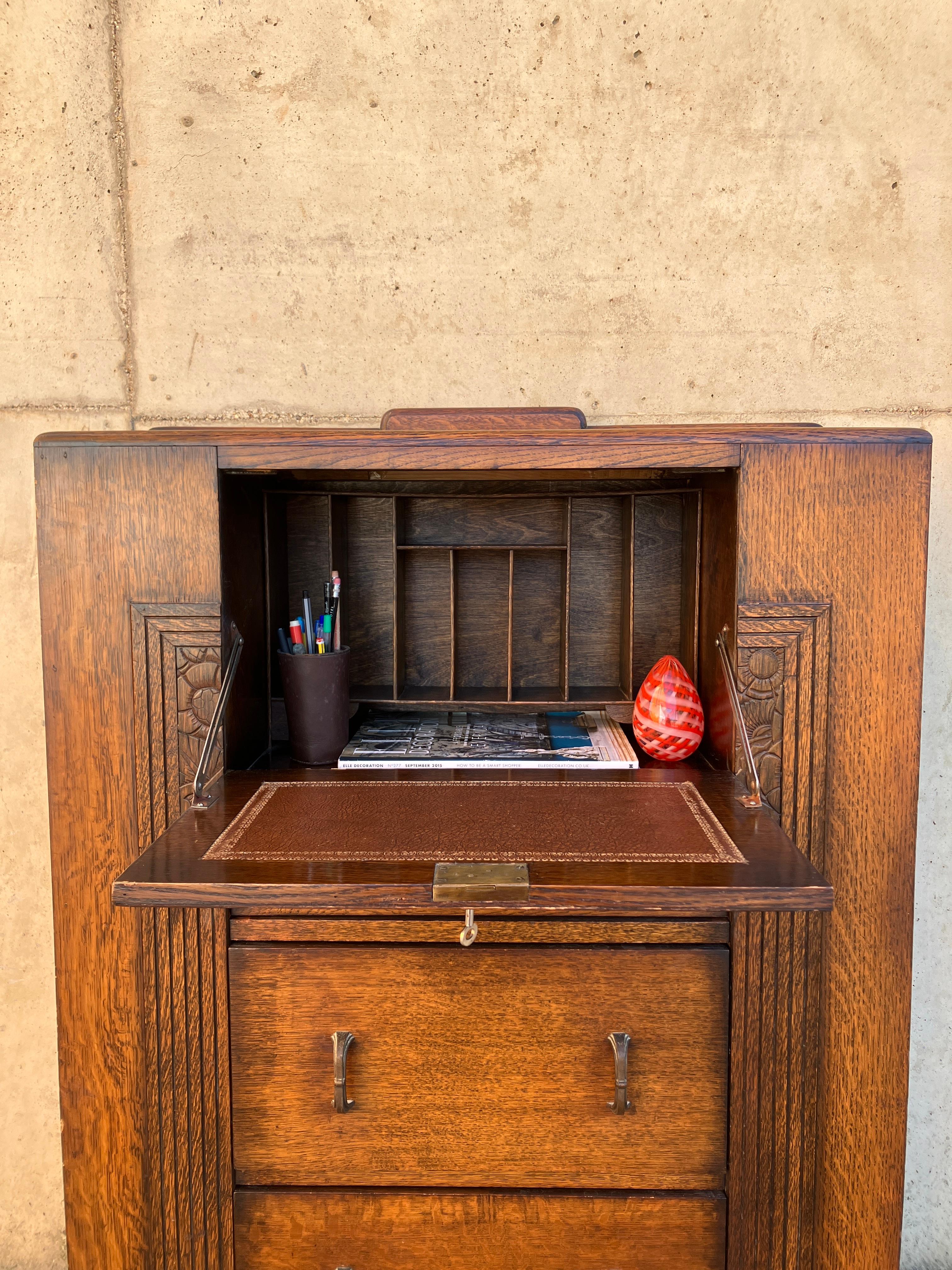 Antiquités anglaises Art Deco Bureau Secretaire Oak Cabinet en vente 4