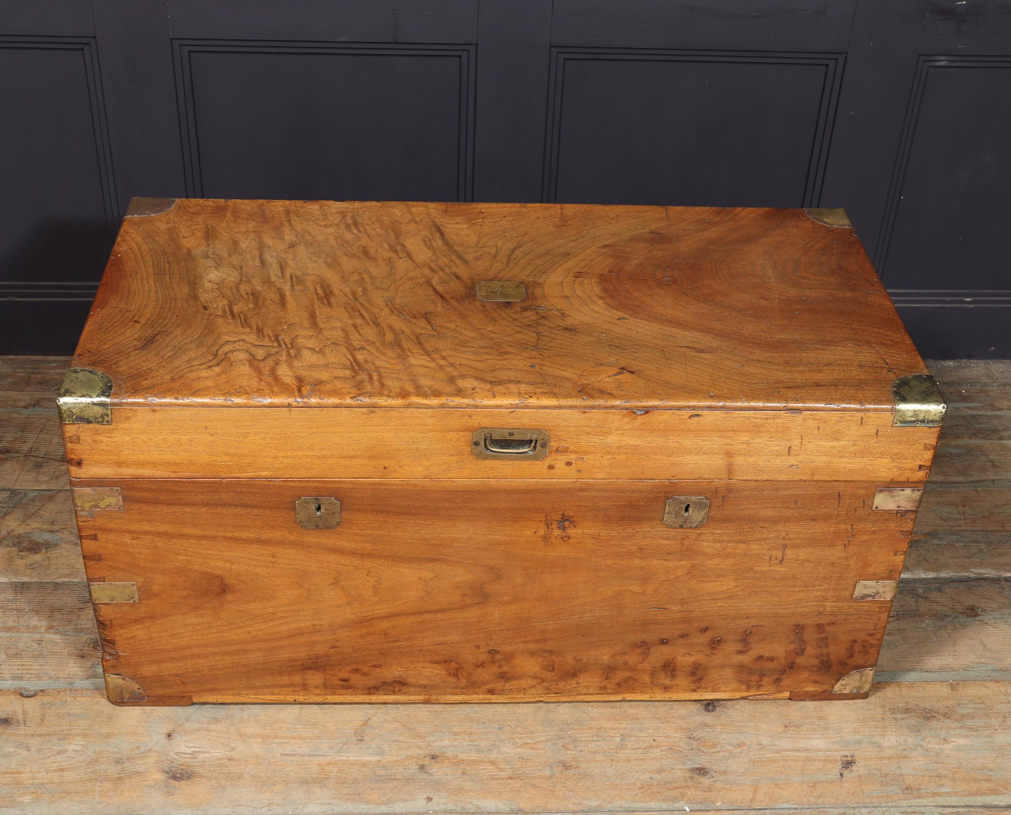 English Antique Camphor Wood Box In Good Condition For Sale In Paddock Wood Tonbridge, GB