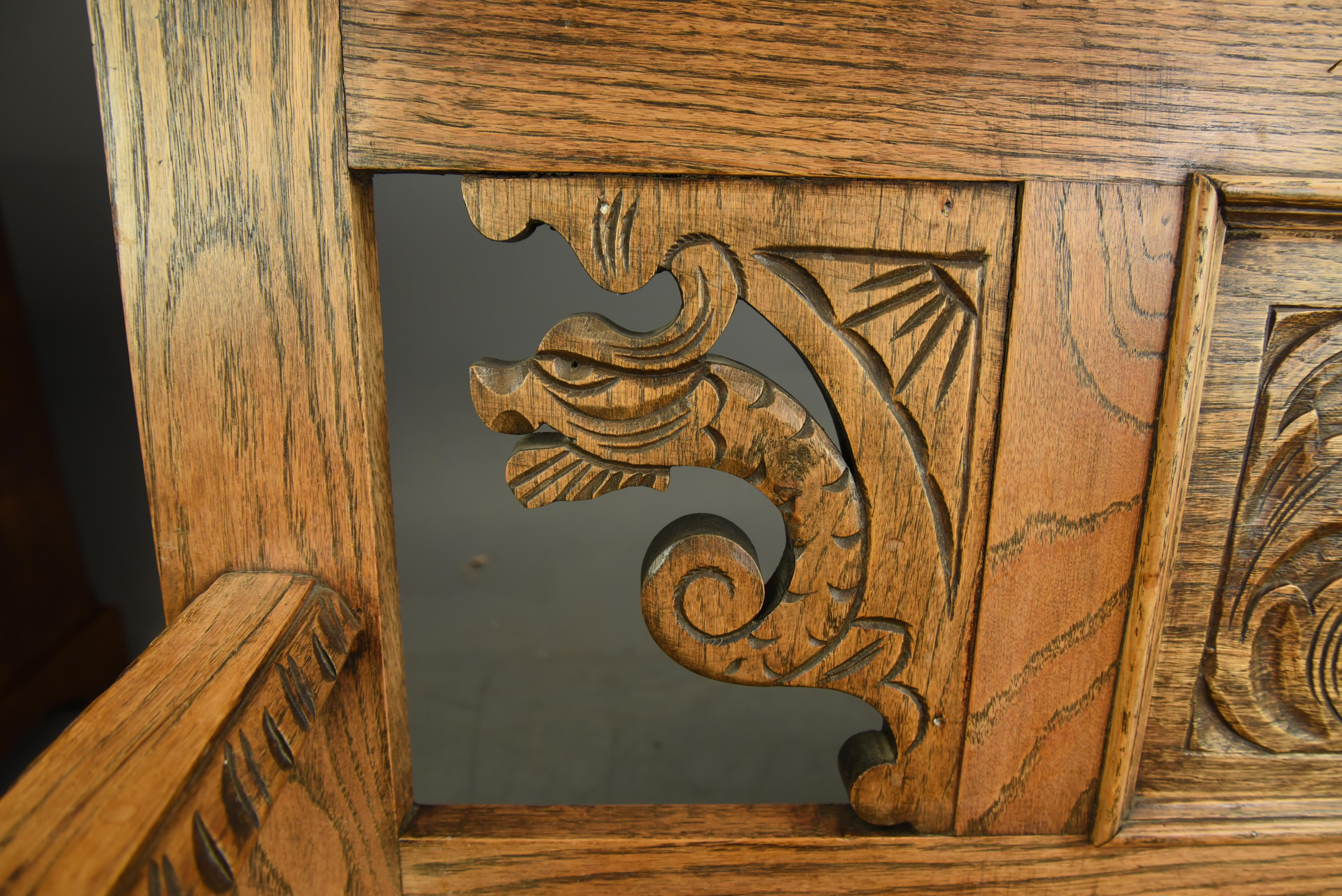 English antique carved oak hall bench In Good Condition In Chelmsford, GB