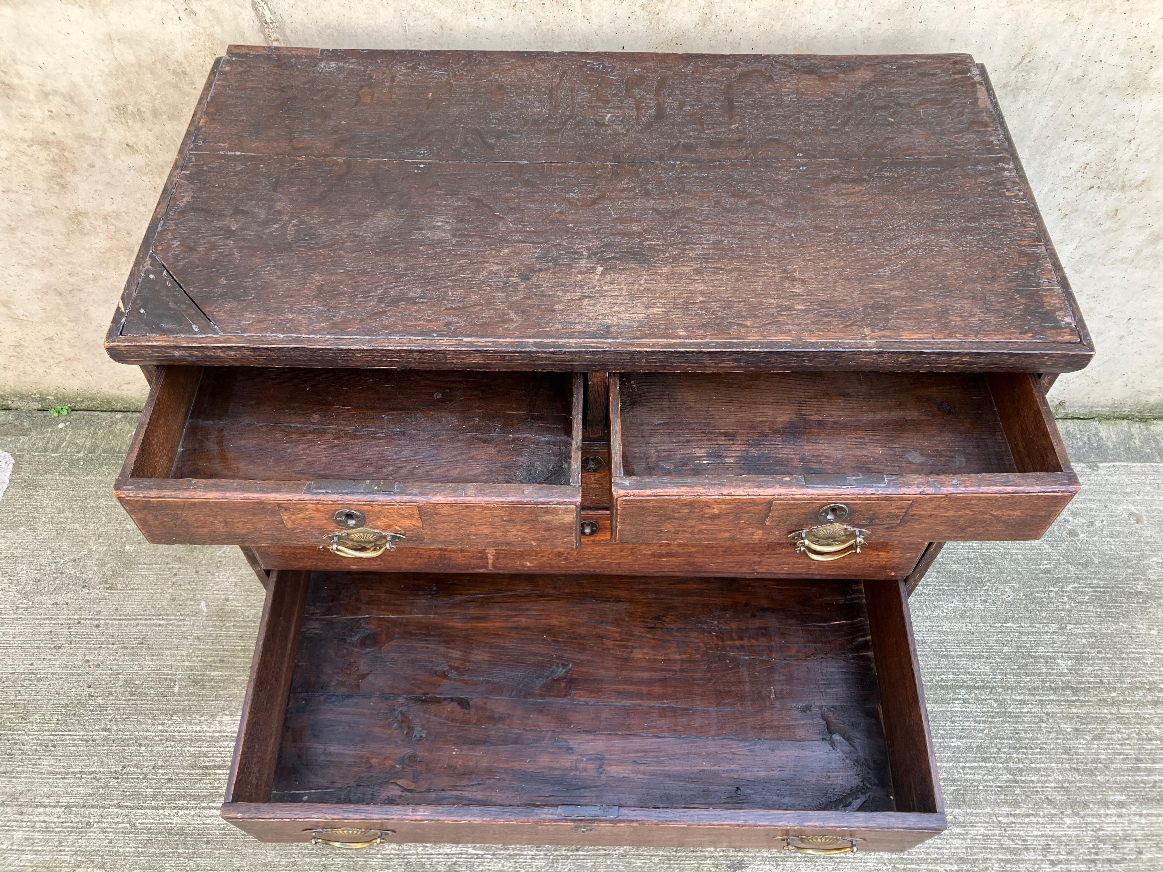Metà XIX secolo Cassettiera antica inglese in Oak in vendita