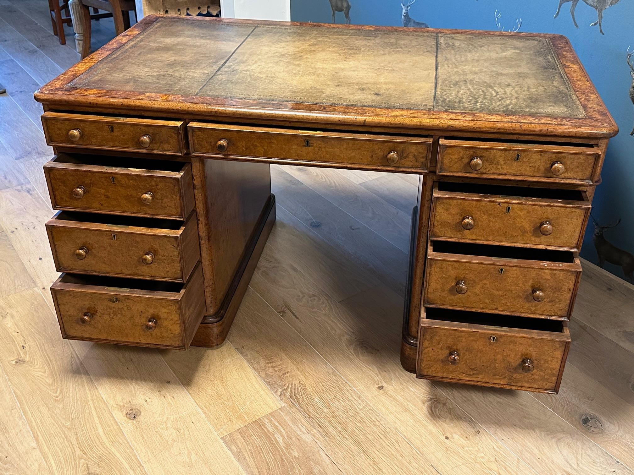 English antique desk For Sale 13
