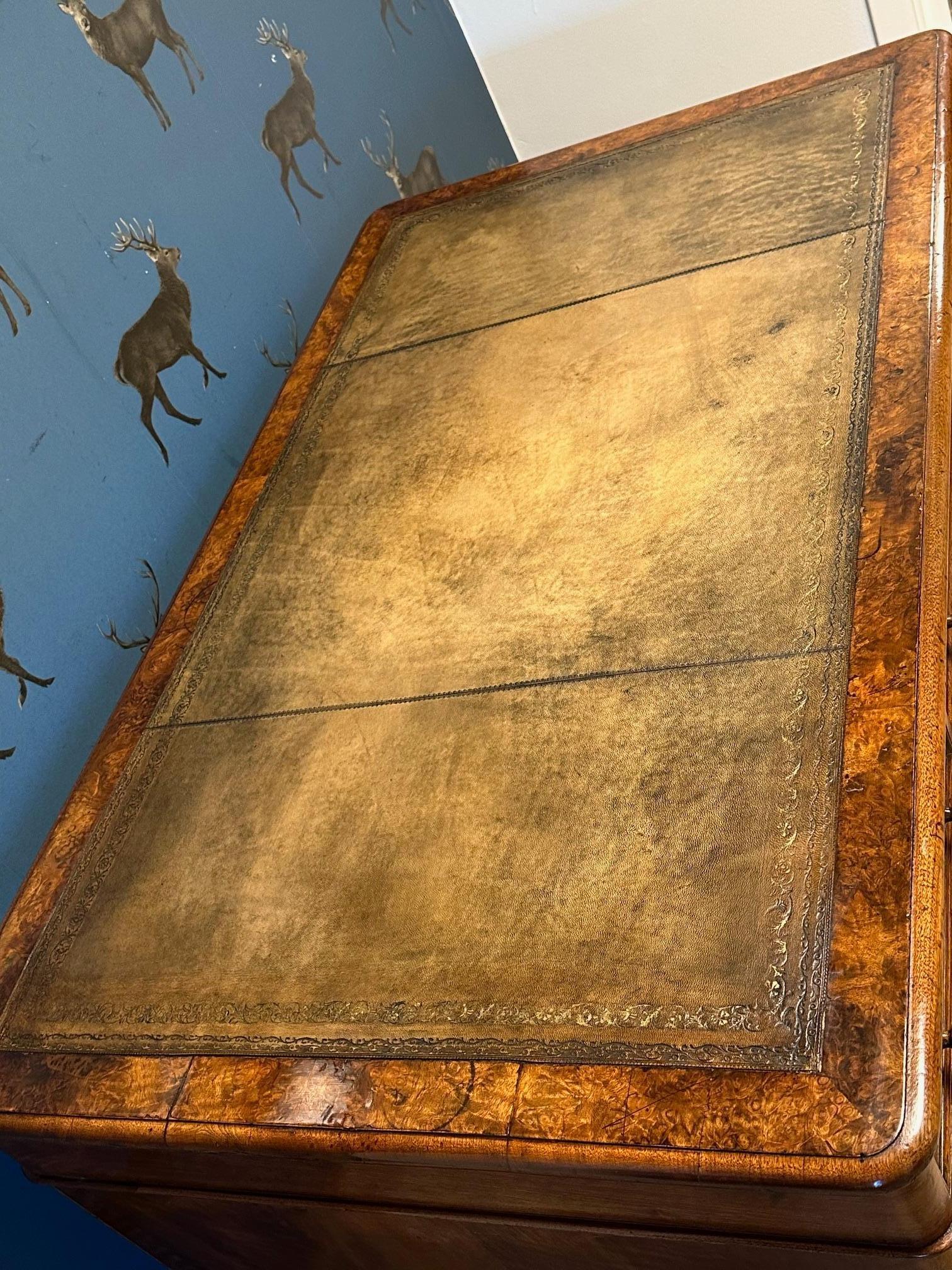 Walnut English antique desk For Sale