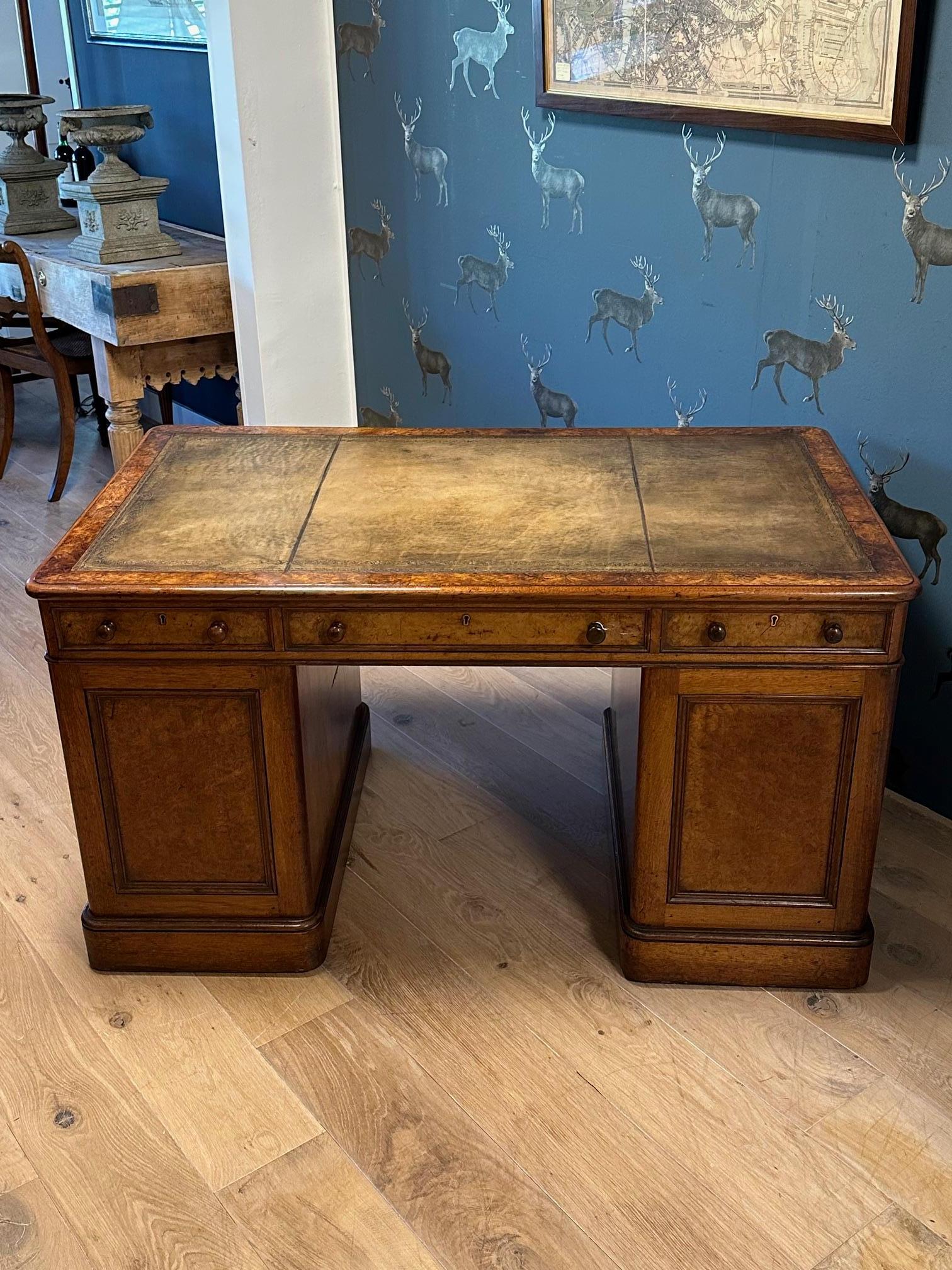 English antique desk For Sale 2