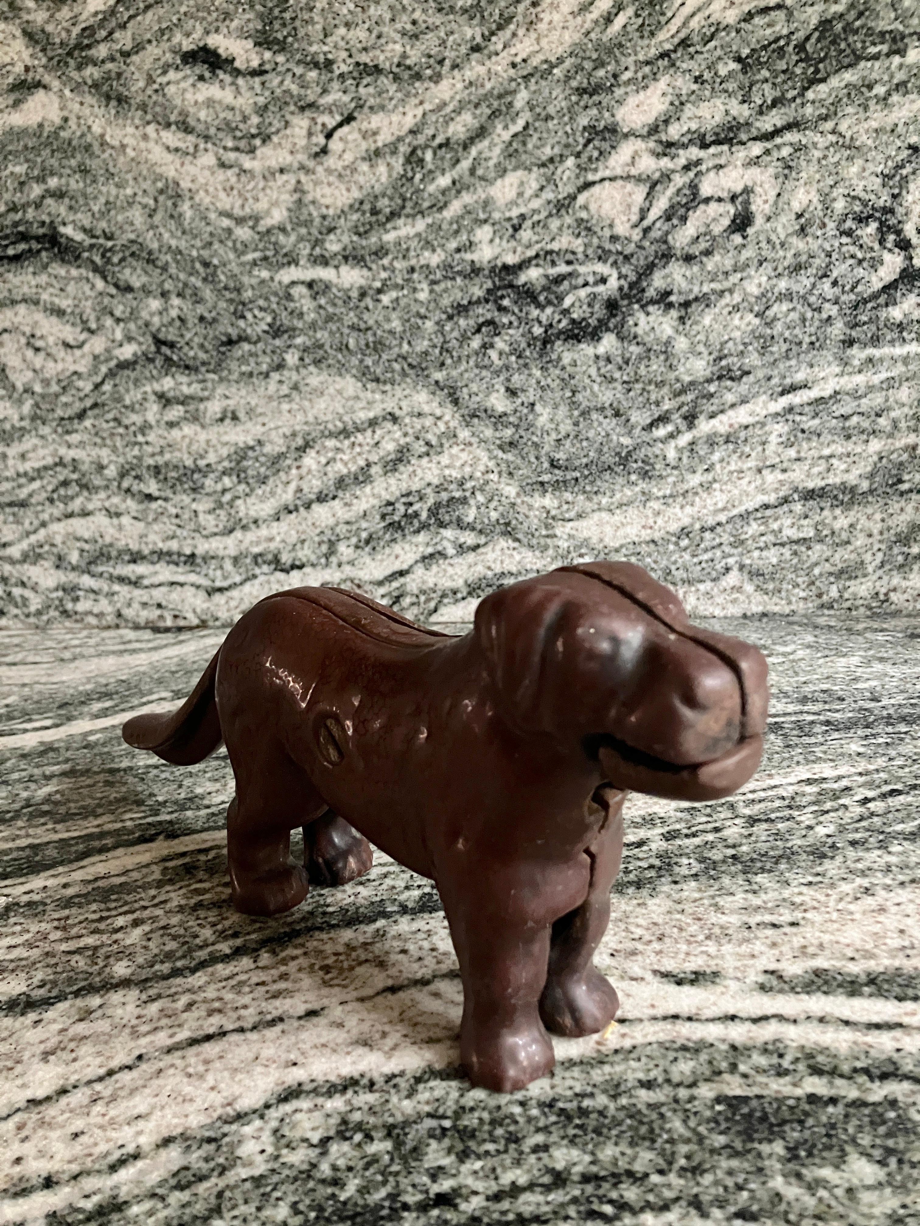 English Antique Dog Nutcracker in Cast Iron  In Good Condition For Sale In Leicester, GB