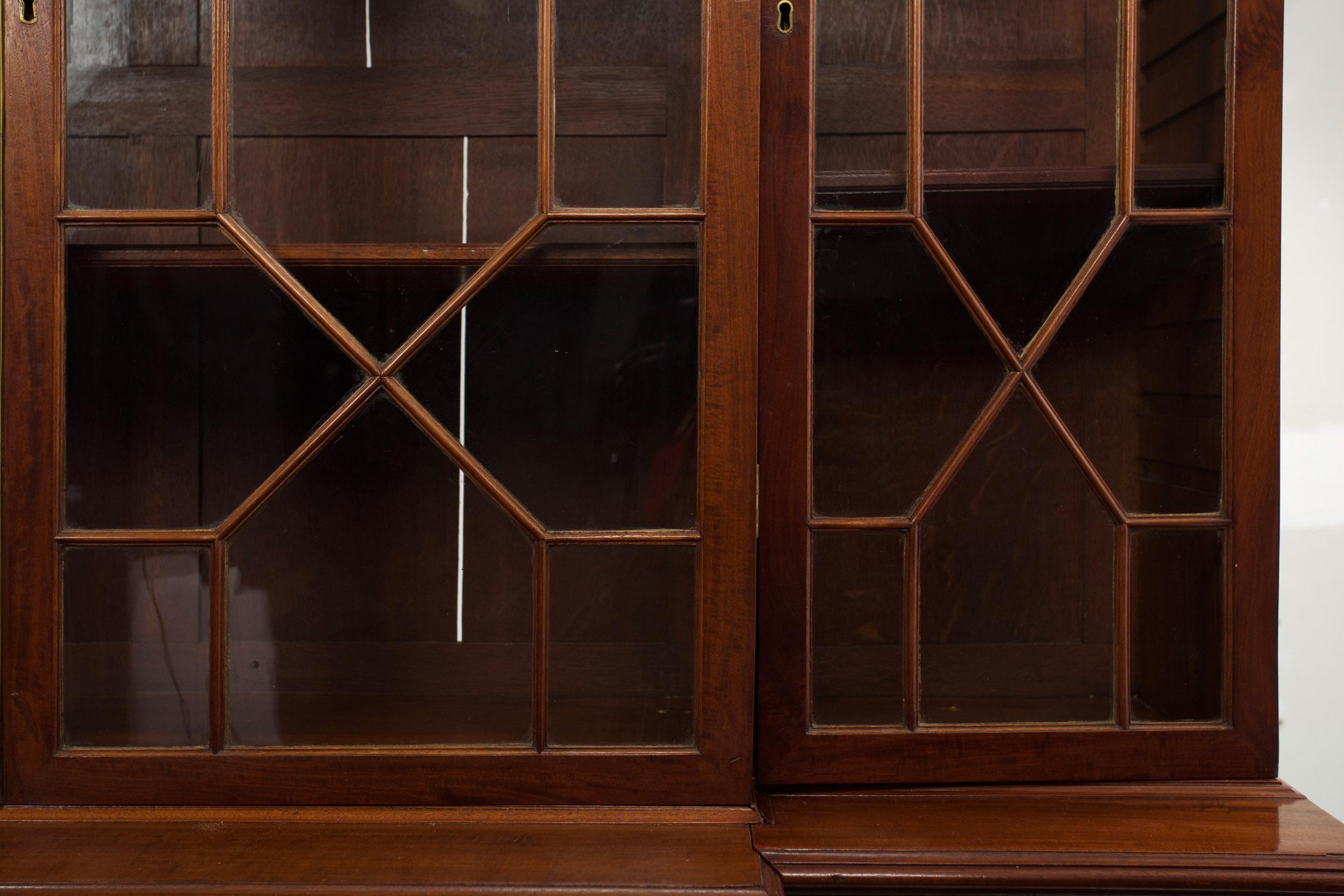 English Antique George III Style Mahogany Bookcase Breakfront Cabinet, 19th C 6
