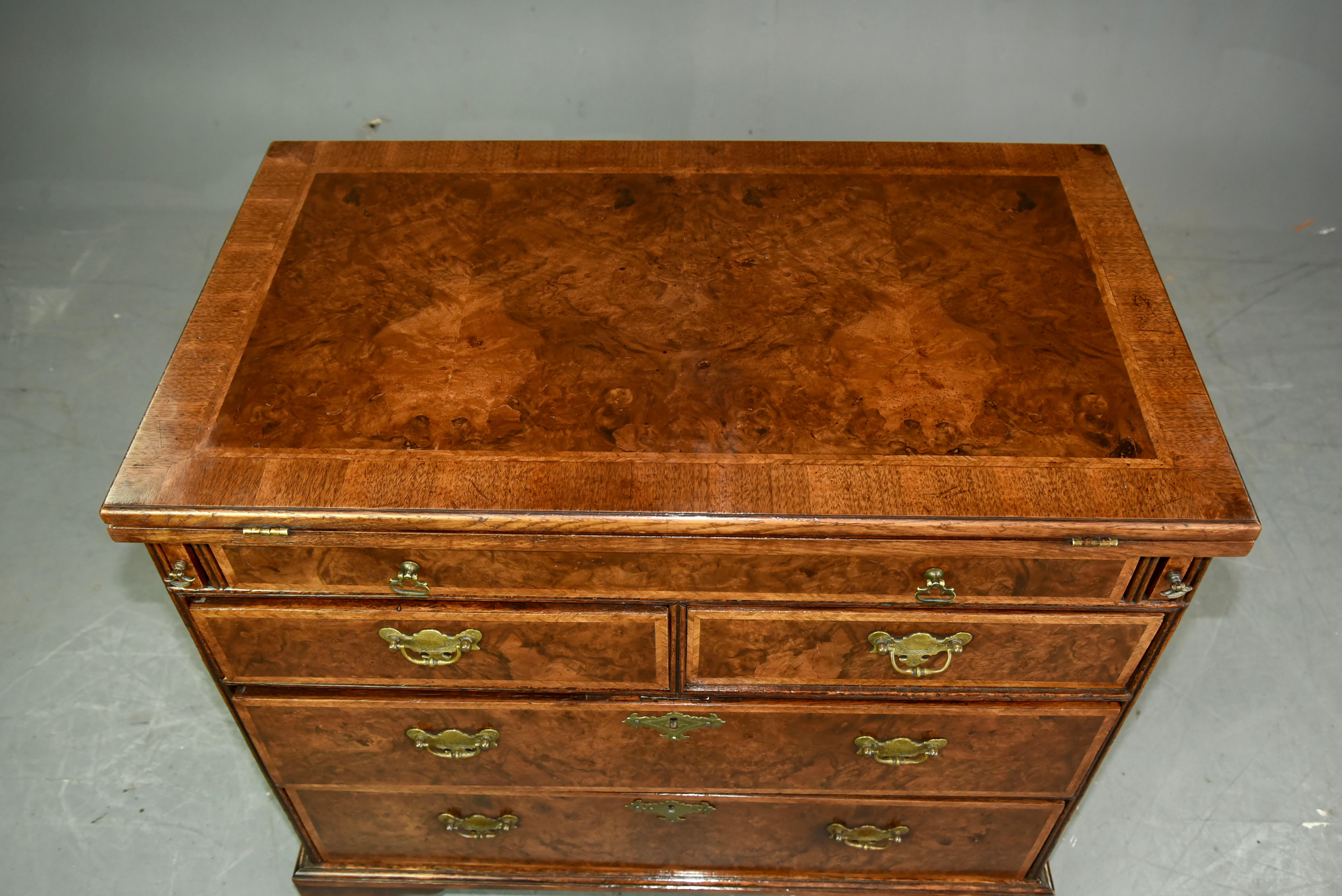 English Antique Georgian walnut bachelors chest of drawers  3