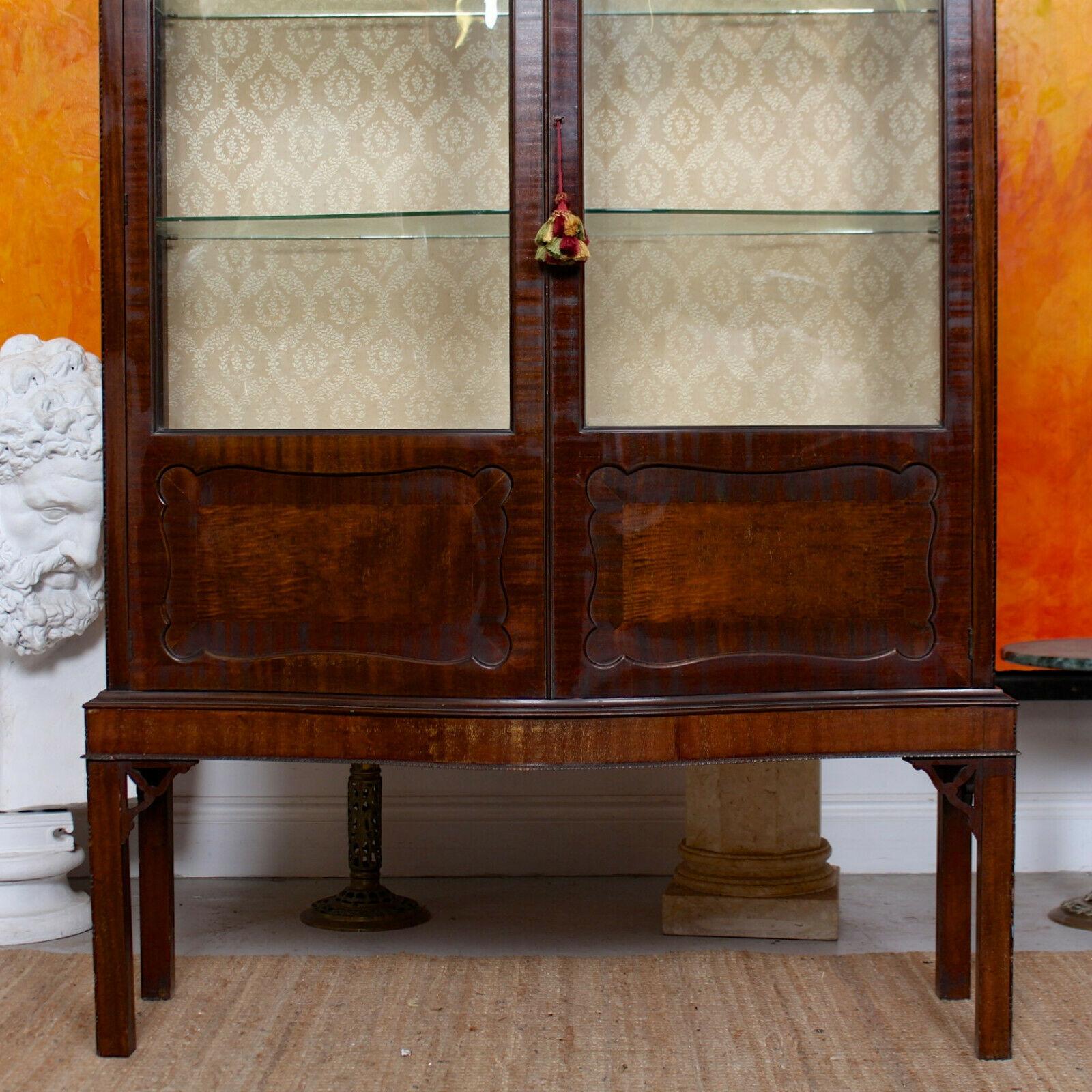 English Antique Glazed Bookcase Display Cabinet Edwardian Serpentine Mahogany For Sale 1