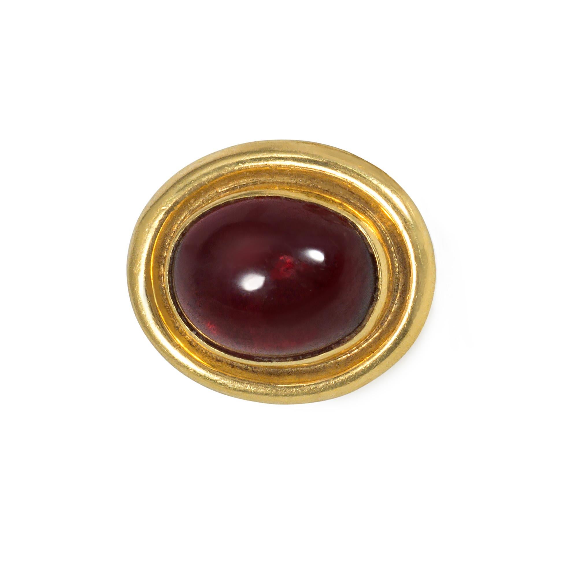 English Antique Gold and Cabochon Garnet Double Sided Cufflinks In Good Condition In New York, NY