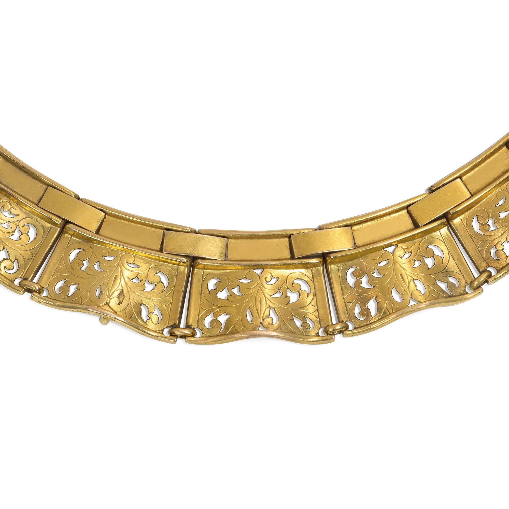 English Antique Gold Necklace of Ruffled Lace Design In Good Condition For Sale In New York, NY