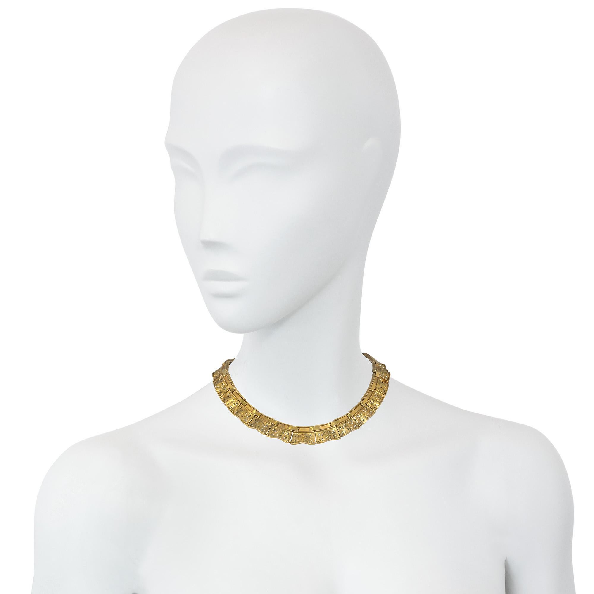 Women's or Men's English Antique Gold Necklace of Ruffled Lace Design For Sale