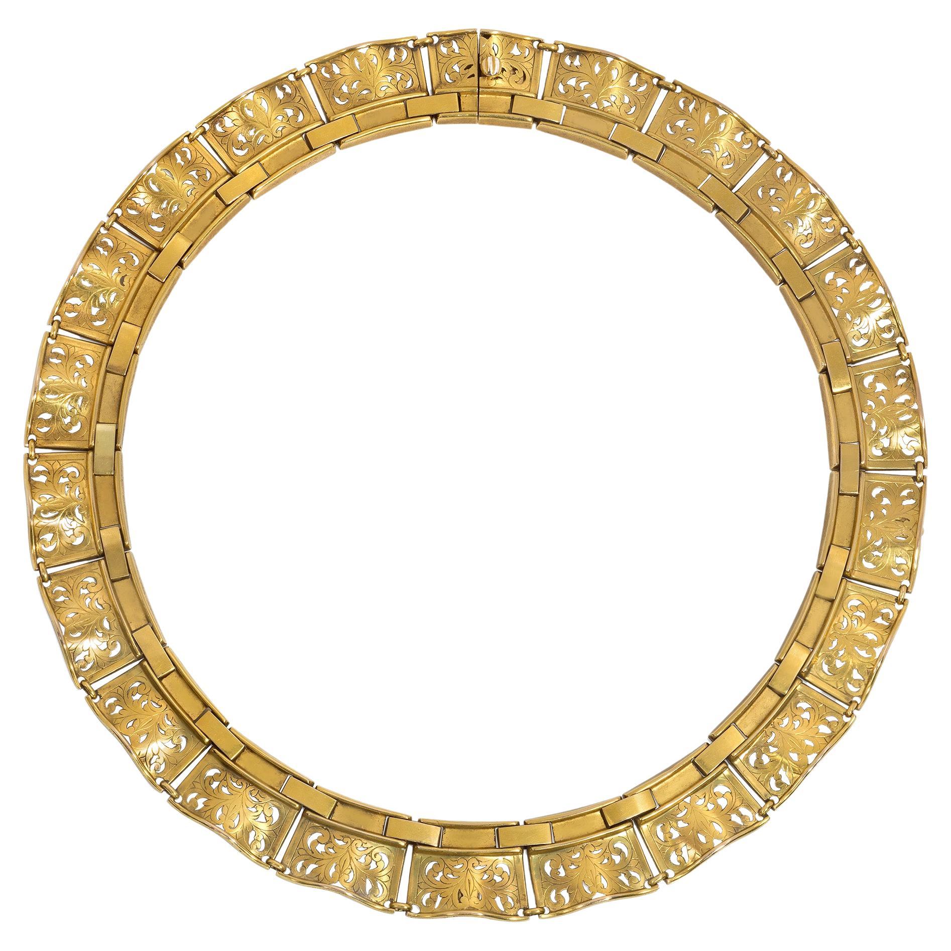 English Antique Gold Necklace of Ruffled Lace Design For Sale