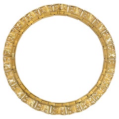English Antique Gold Necklace of Ruffled Lace Design