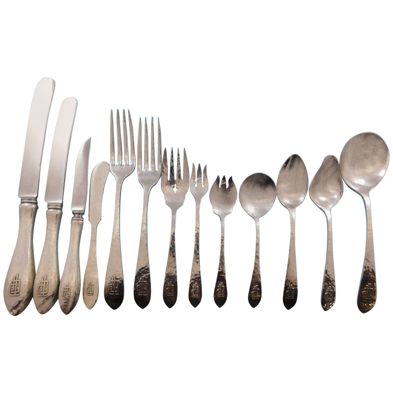 Service de 171 couverts en argent sterling anglais ancien martelé R&B