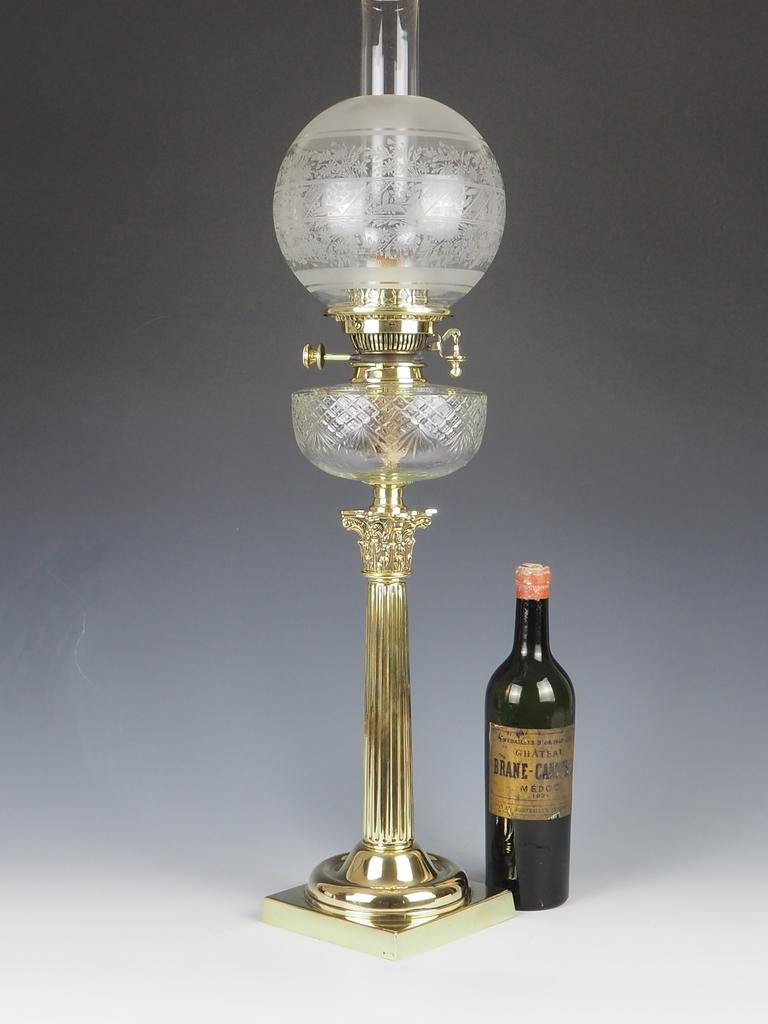 English Antique Hinks and Sons Brass Oil Lamp In Good Condition In Lincoln, GB