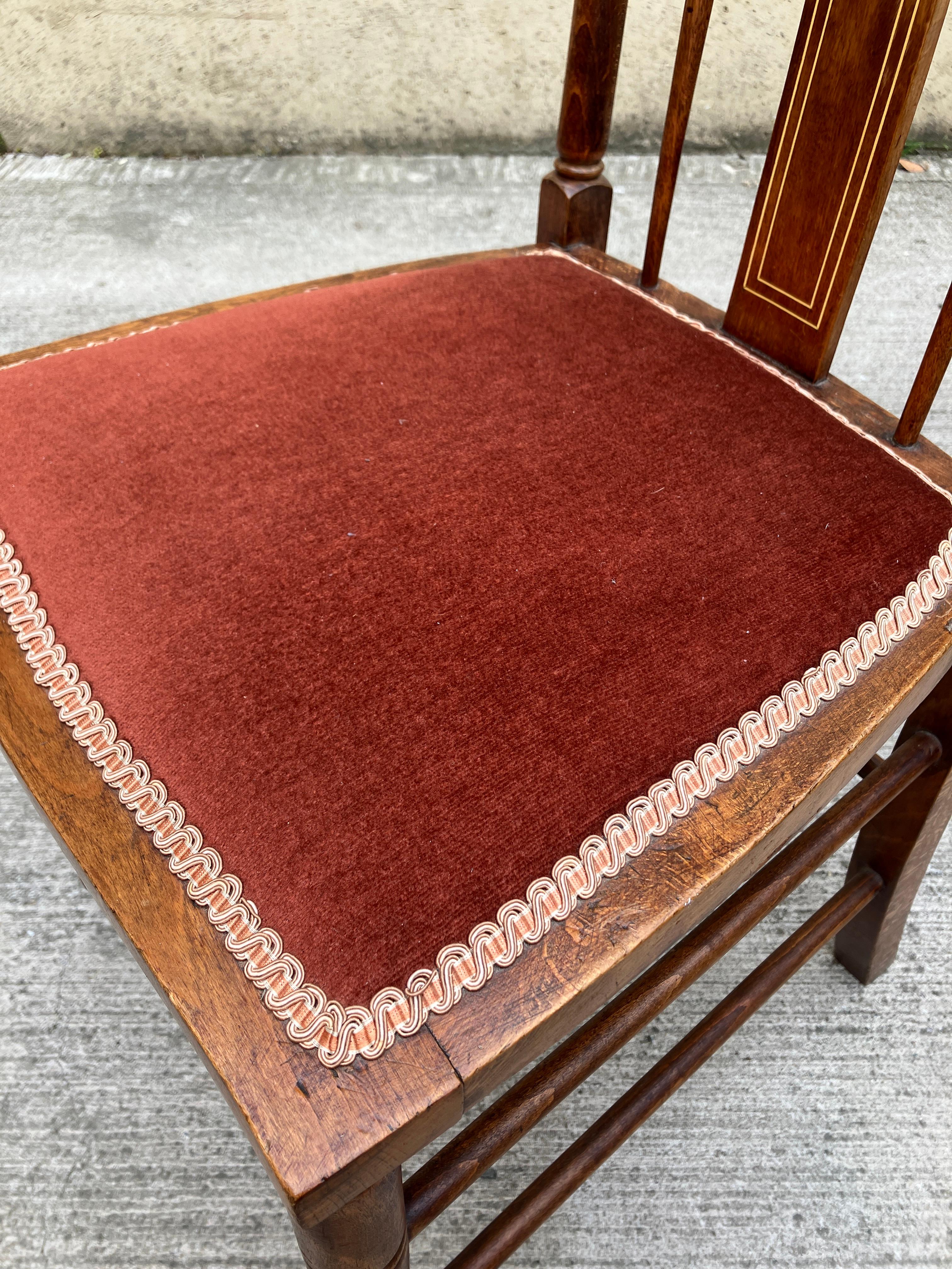 Silla auxiliar inglesa antigua con incrustaciones de caoba Arts & Crafts silla de dormitorio Incrustación en venta