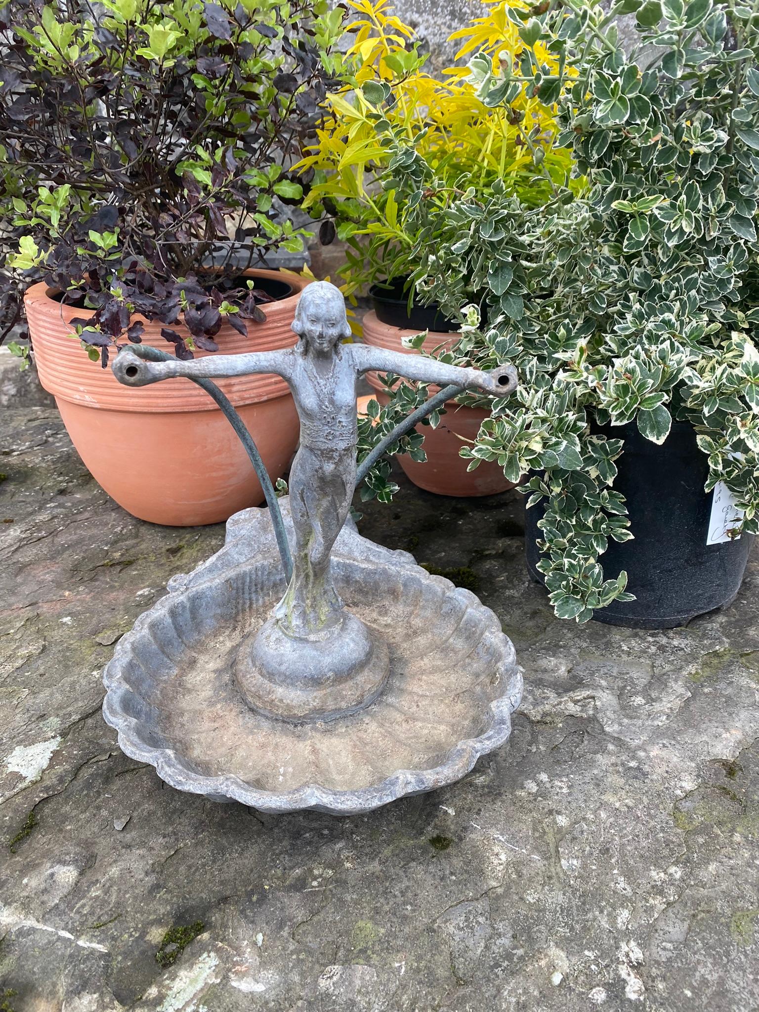 English Antique Lead Figural Fountainhead Ornamental Garden Fountain Feature In Good Condition For Sale In Llanbrynmair, GB
