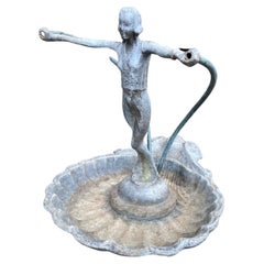 Antica testa di fontana figurata in piombo inglese, caratteristica fontana ornamentale da giardino