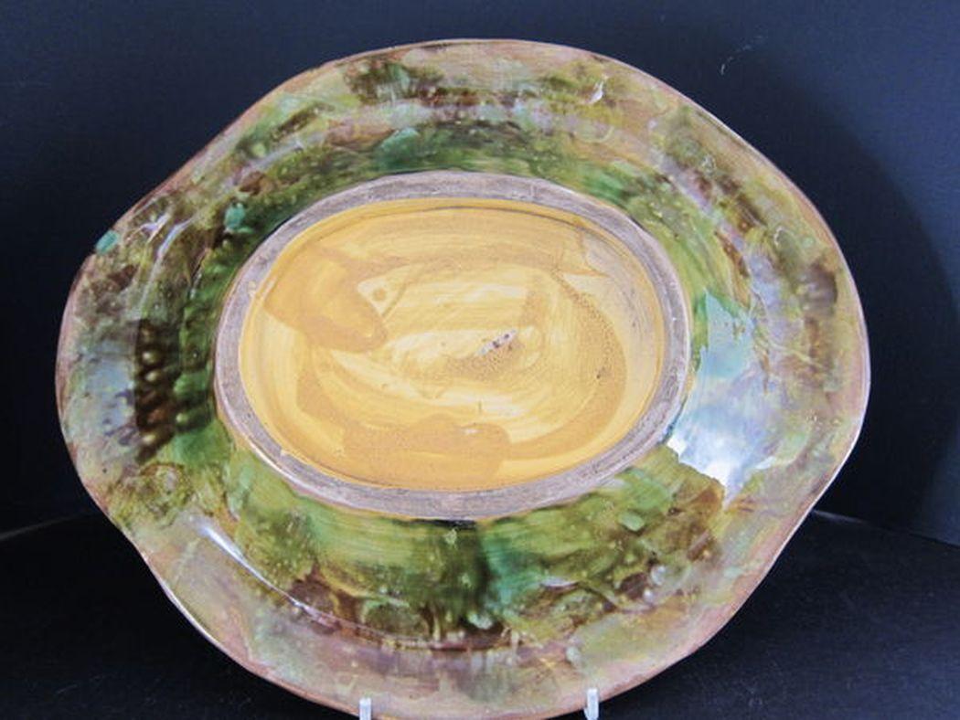 Mid-19th Century English Antique Majolica Bread Dish For Sale