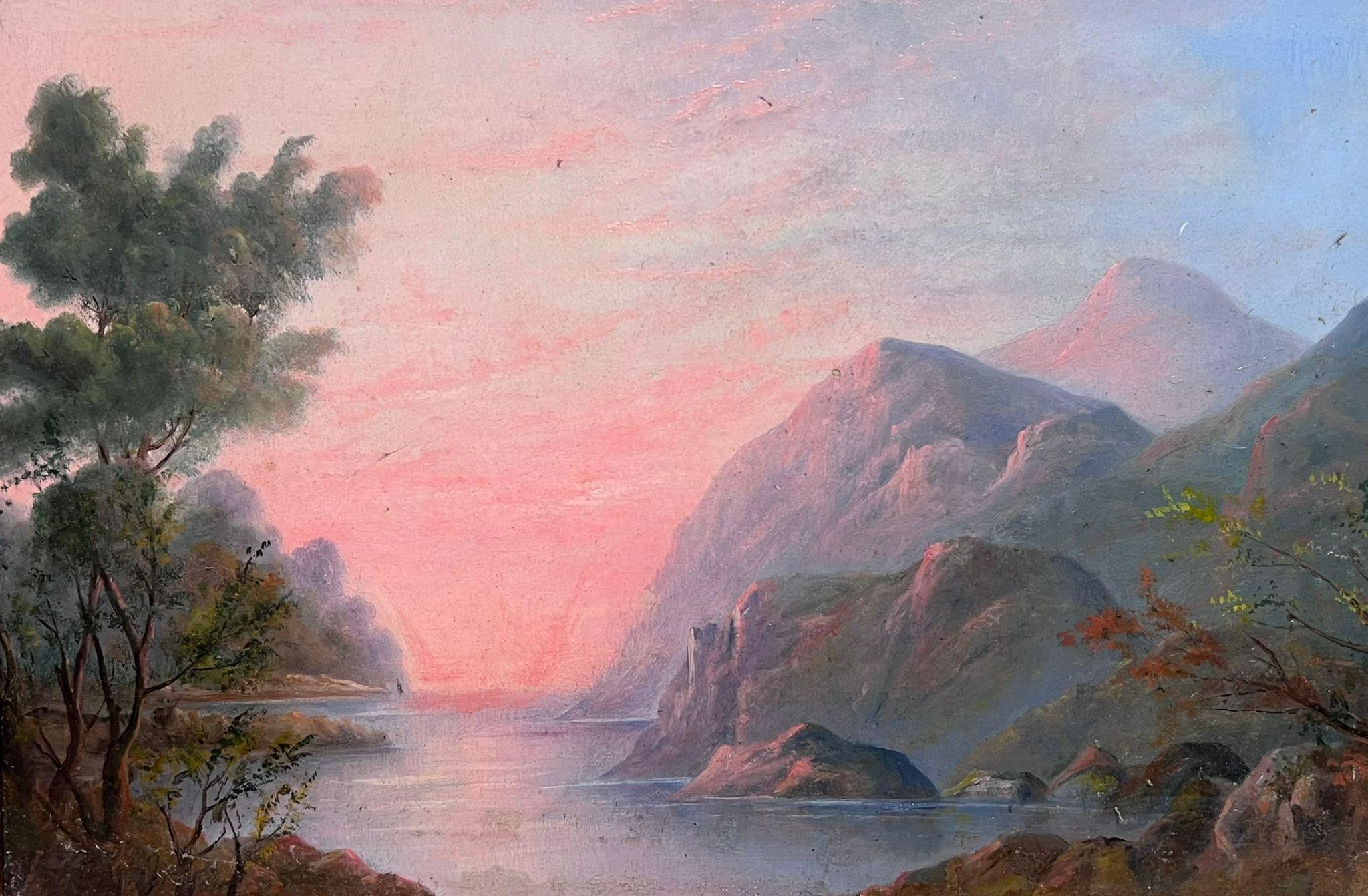 Landscape Painting English Antique Oil  - Mid 19th Century English Oil Painting Pink Sunset over Lake Landscape Hills (peinture à l'huile anglaise du milieu du XIXe siècle)