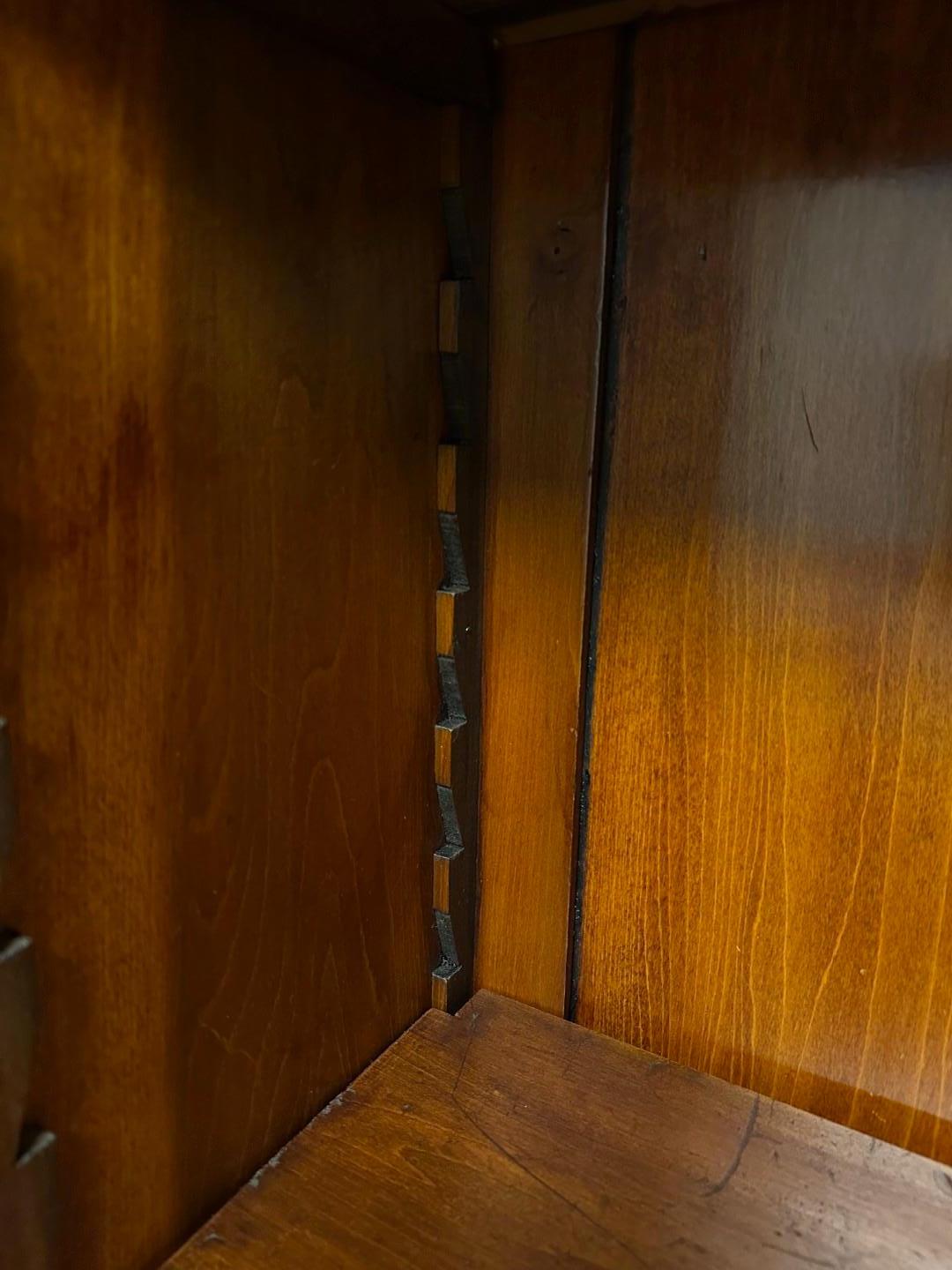 English Antique open bookcase For Sale 3