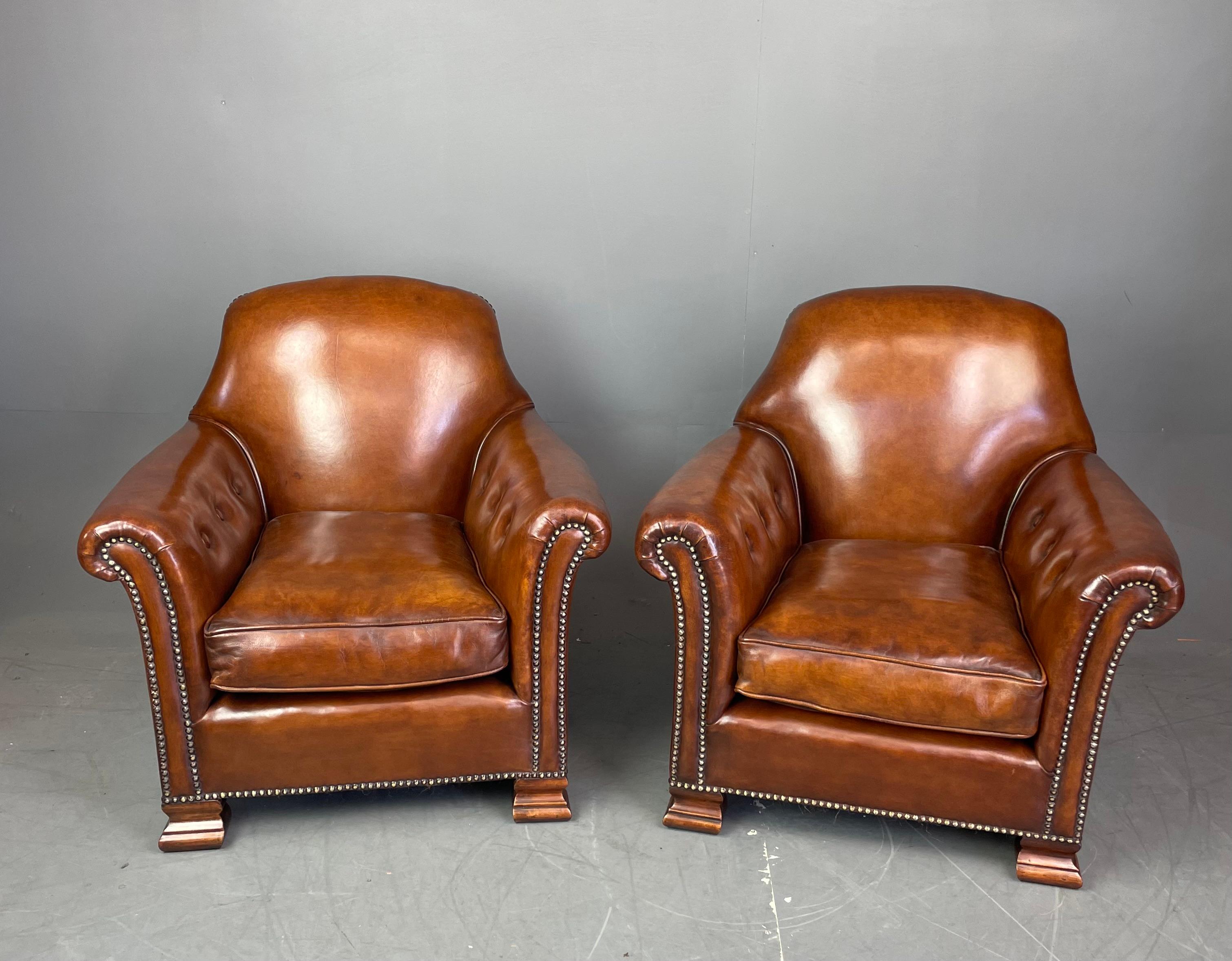 English Antique pair of Victorian leather club chairs  In Good Condition In Chelmsford, GB
