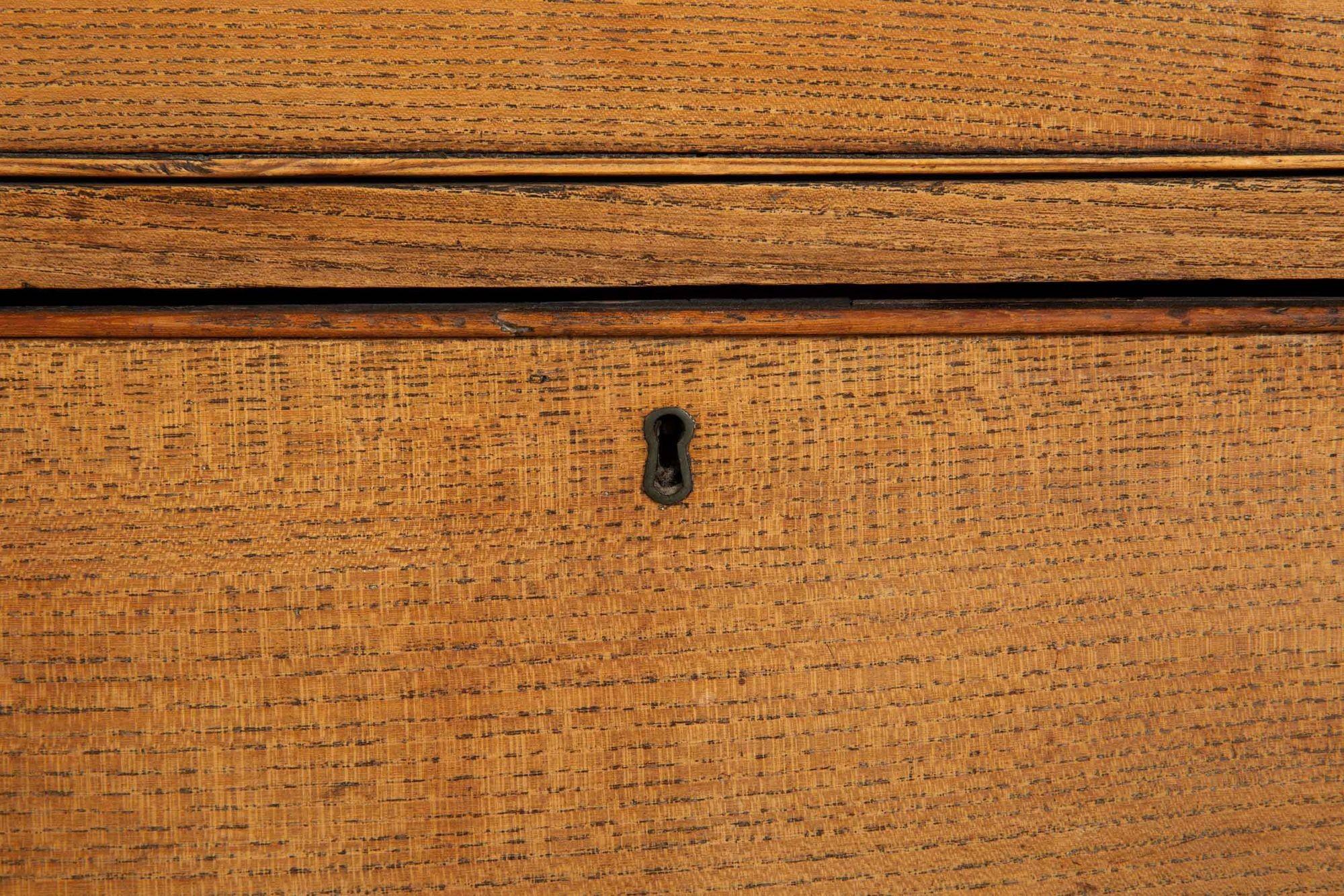 English Antique Patinated Worn Elm Chest of Drawers, Early 19th Century For Sale 9