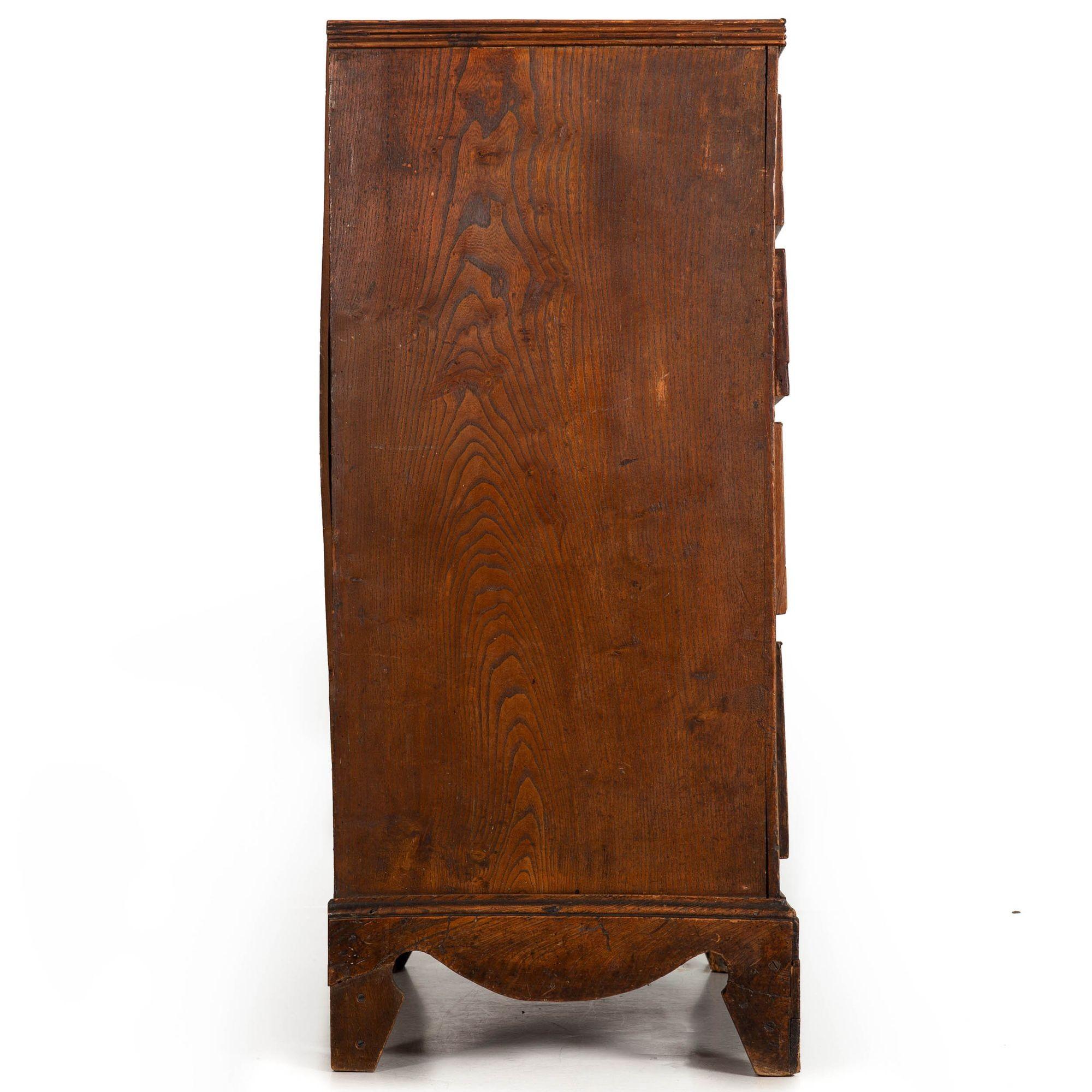 Regency English Antique Patinated Worn Elm Chest of Drawers, Early 19th Century For Sale