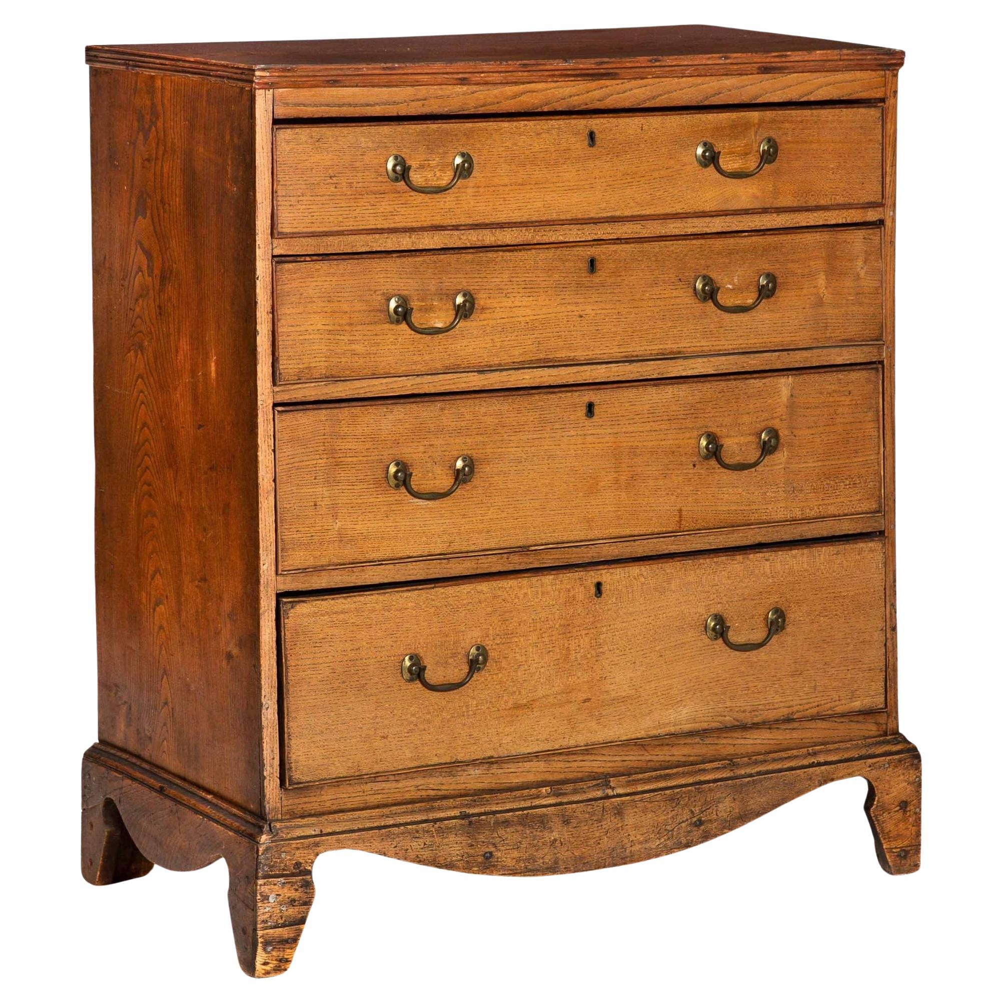 English Antique Patinated Worn Elm Chest of Drawers, Early 19th Century For Sale