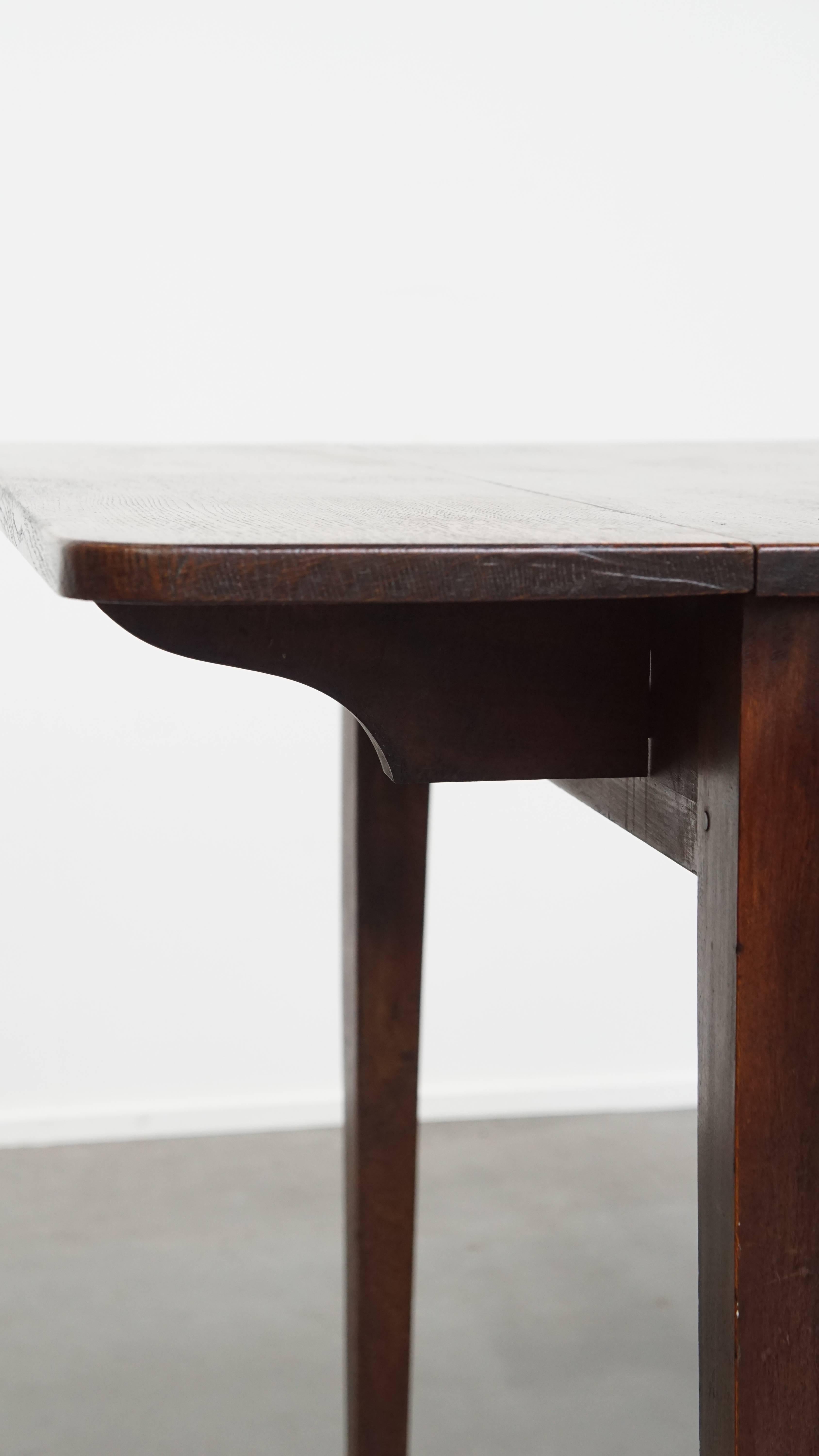 English Antique Pembroke / Side Table in Oak from the Early 19th Century For Sale 5