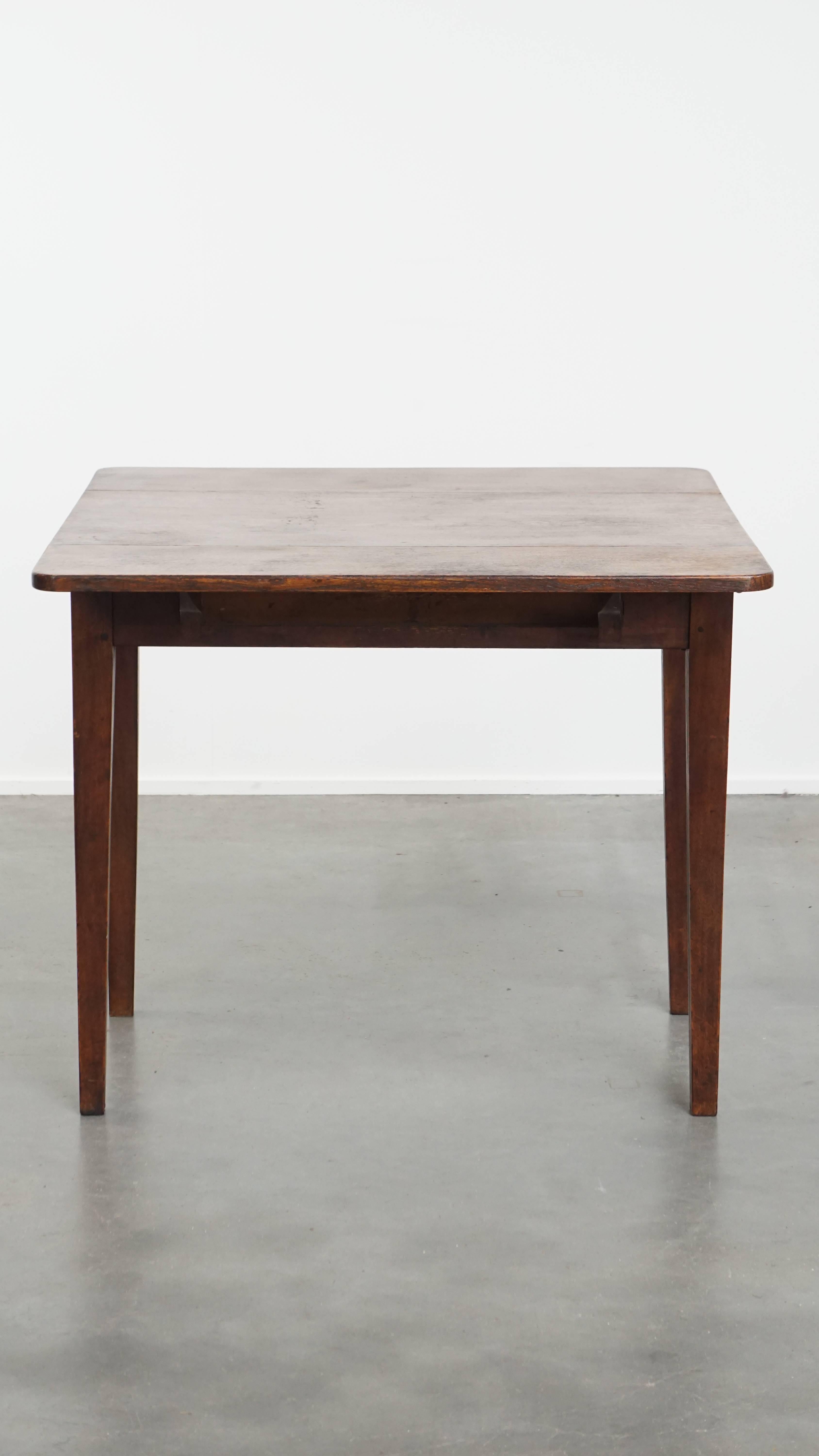 Classical Roman English Antique Pembroke / Side Table in Oak from the Early 19th Century For Sale