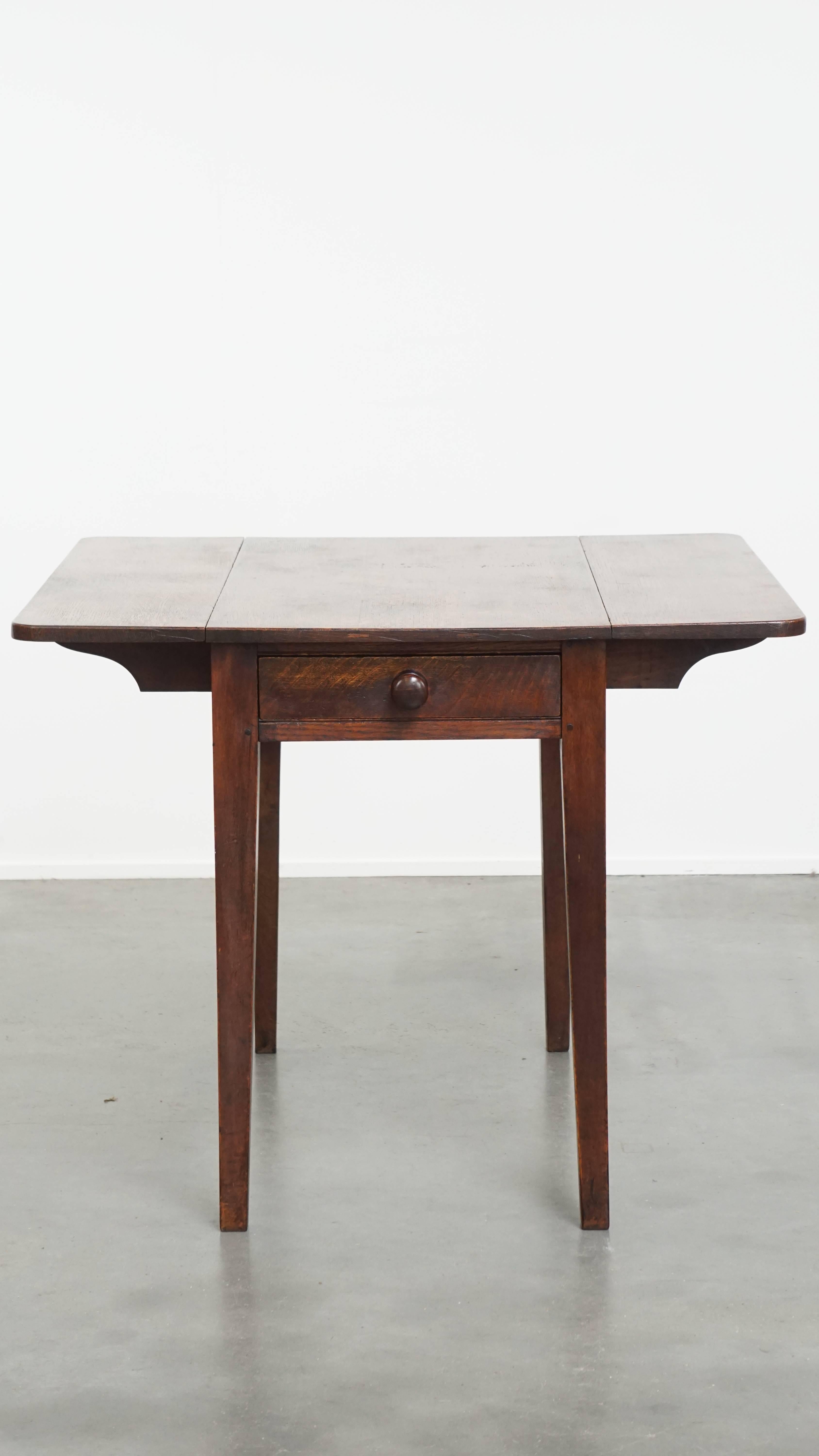 English Antique Pembroke / Side Table in Oak from the Early 19th Century For Sale 2