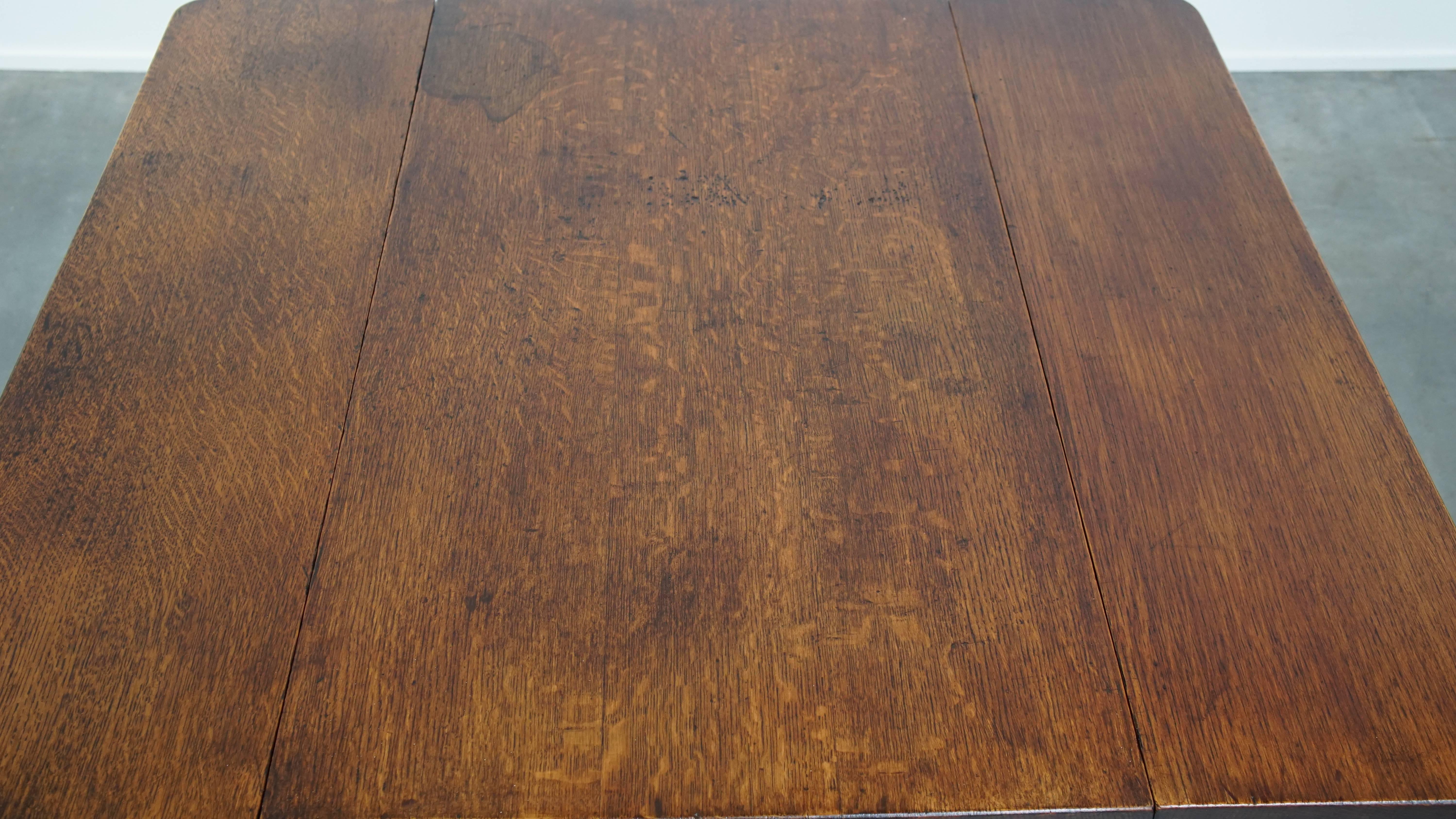 English Antique Pembroke / Side Table in Oak from the Early 19th Century For Sale 3