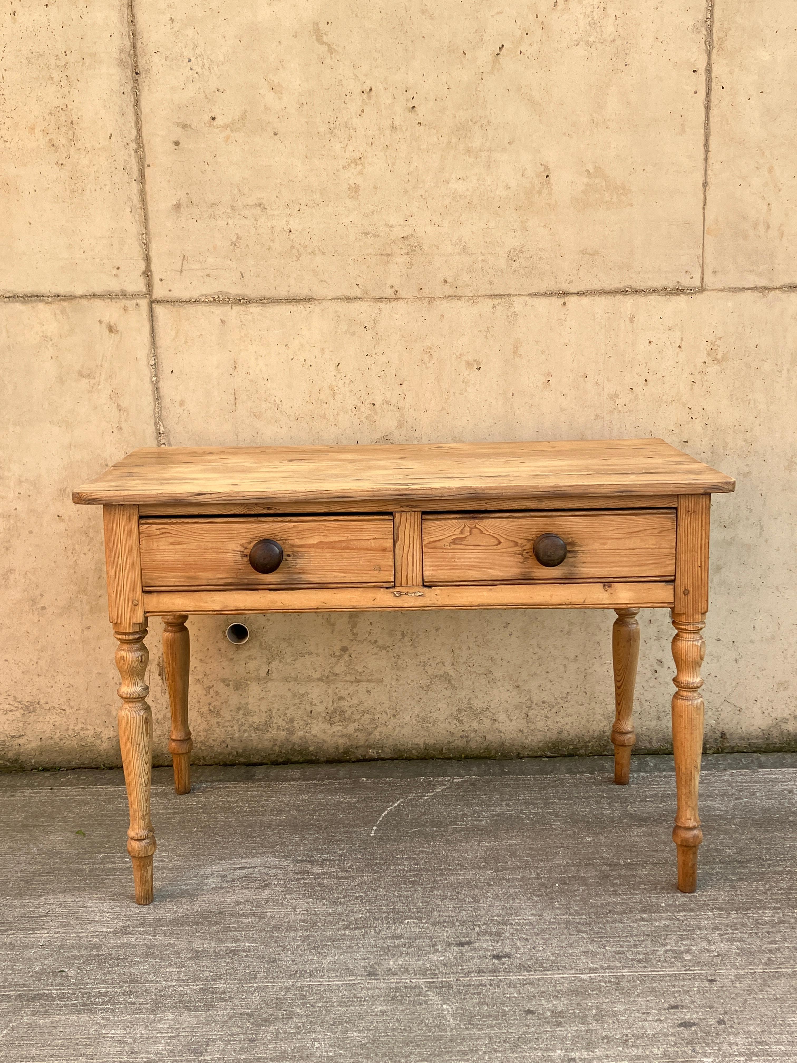 English Antique Pitch Pine Console Table / Provincial Desk with Drawers In Good Condition For Sale In Leicester, GB