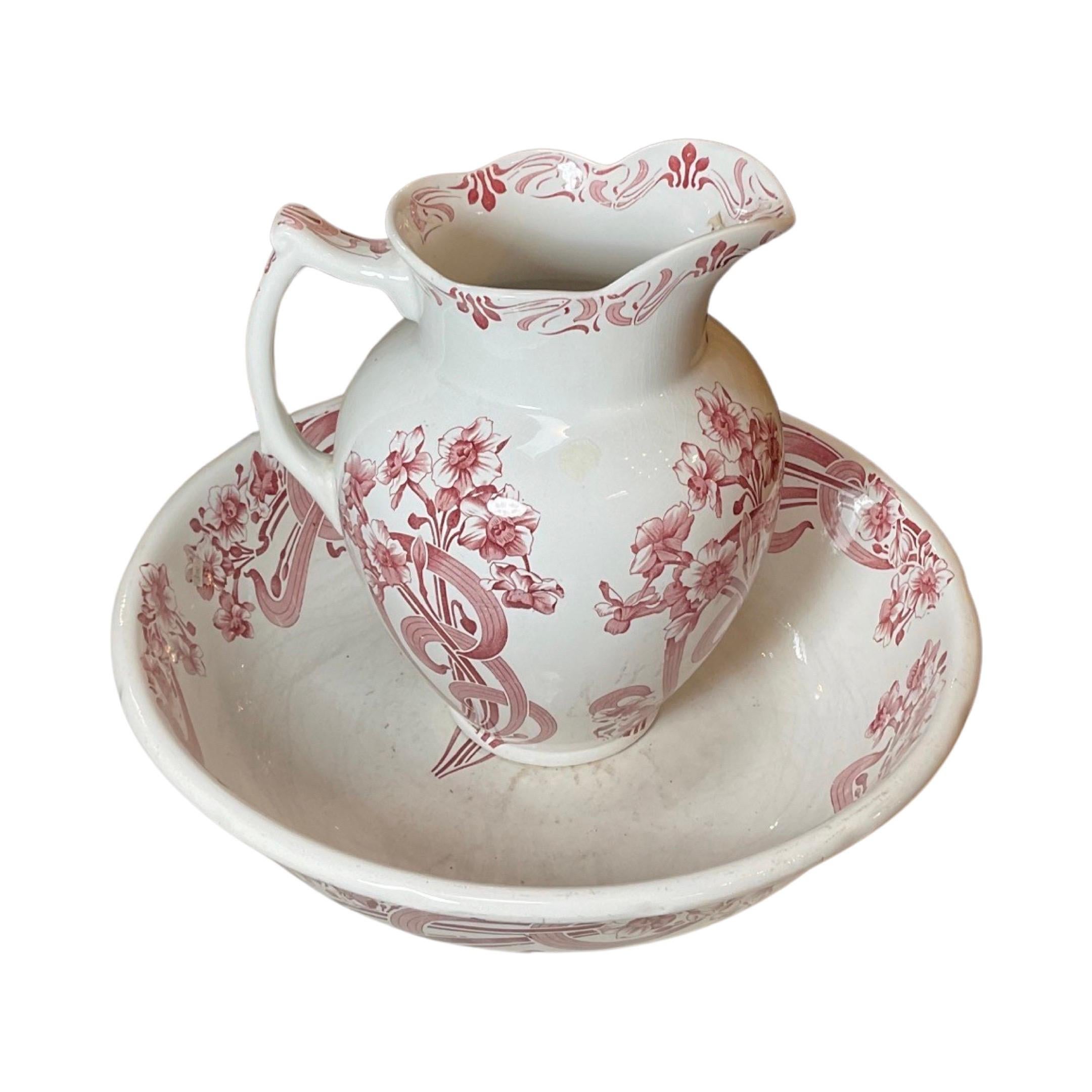 English Antique Porcelain Bowl and Pitcher For Sale 2