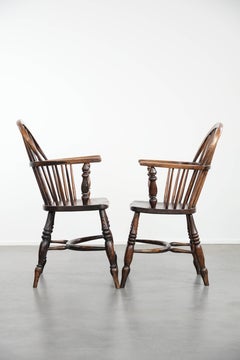 English antique set of 2 Windsor chairs with character, beautiful colouring