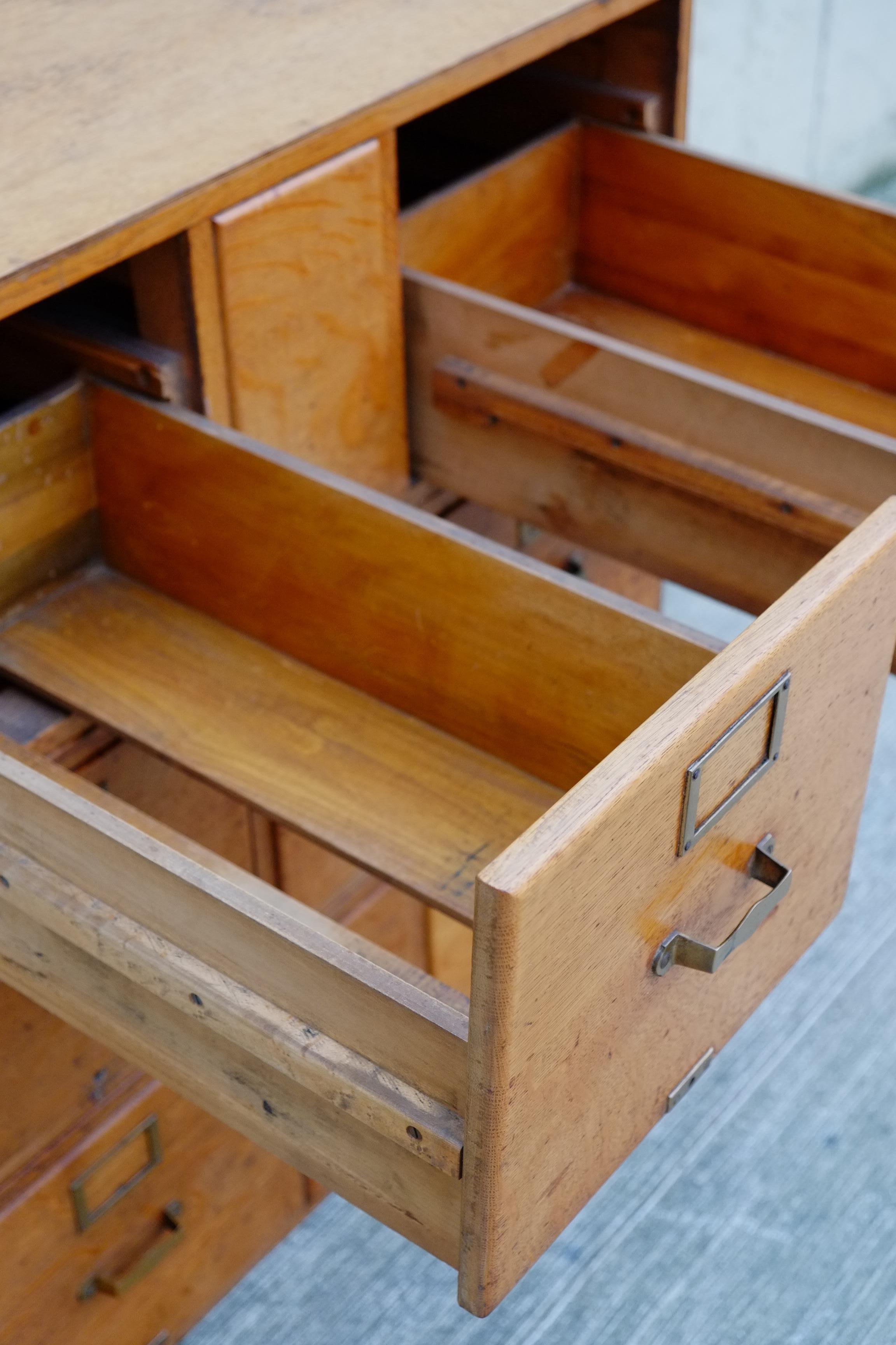 English Antique Shop Haberdashery Schubladen Kommode in OAK im Angebot 2